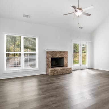 Property photo 2 of 2878 Oak Springs Dr