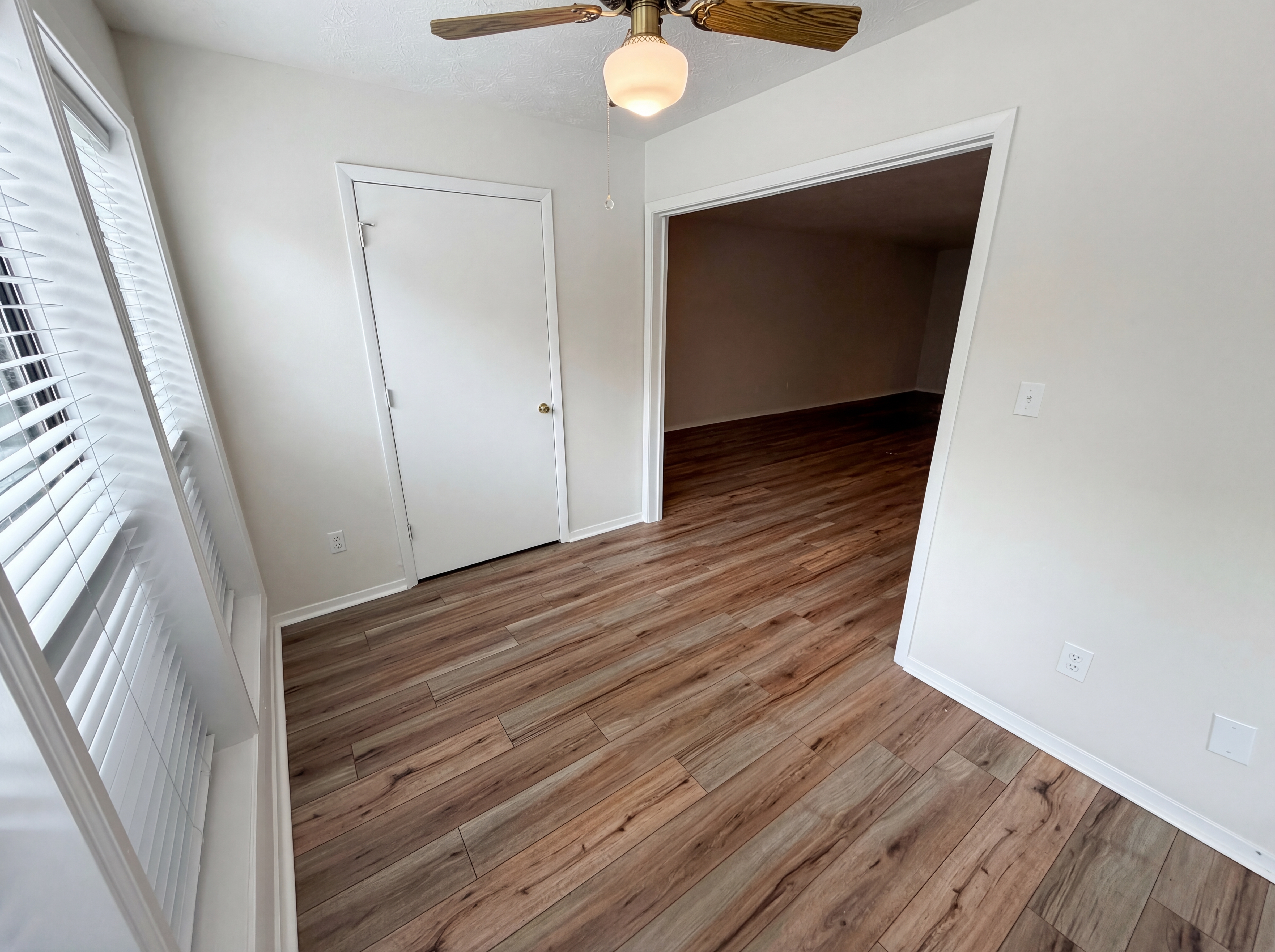 Photo 8 of 24 of 1013 Dunbar Dr, Atlanta, GA