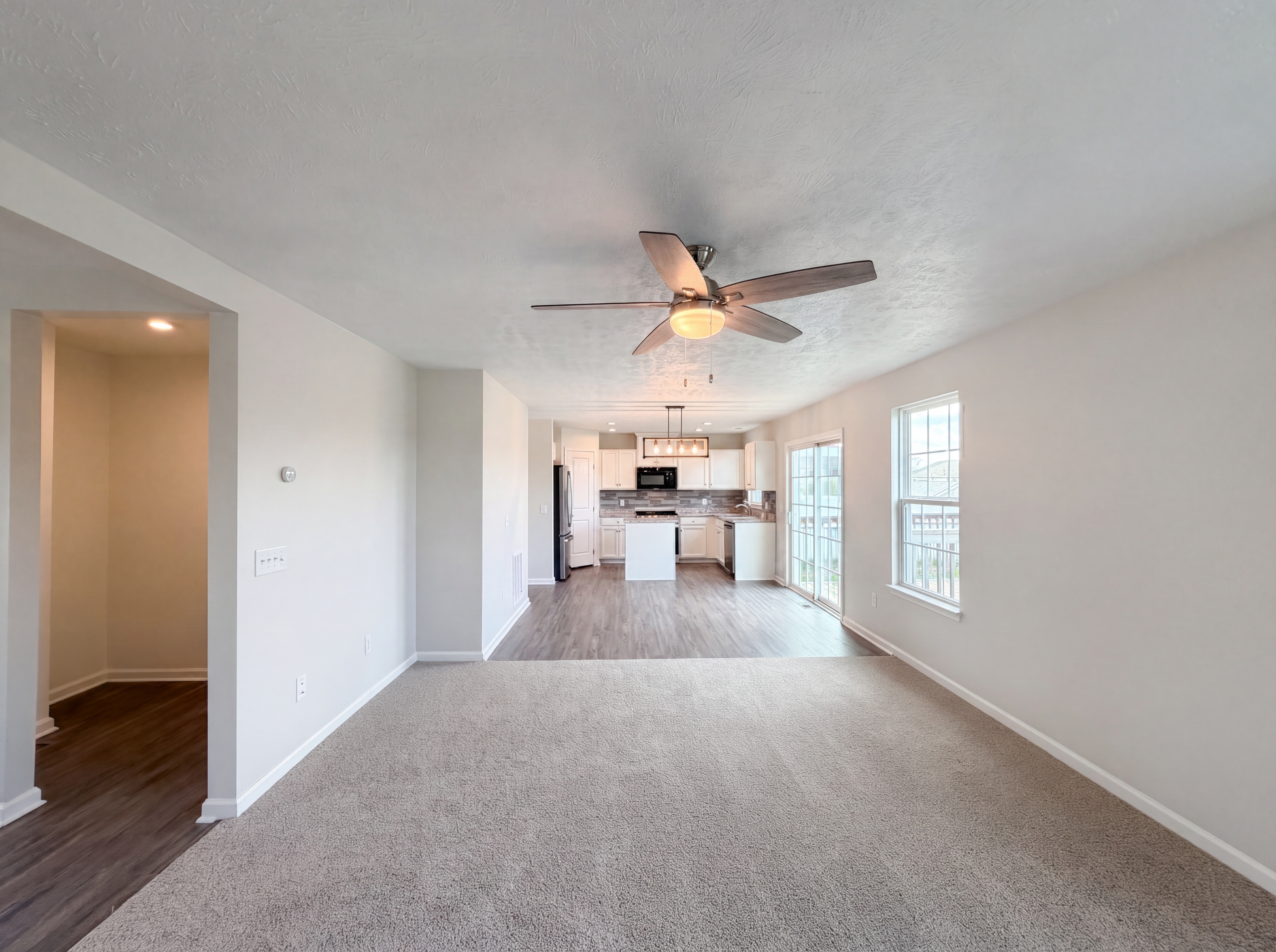 Photo 3 of 22 of 9200 Nash Ln, North Ridgeville, OH