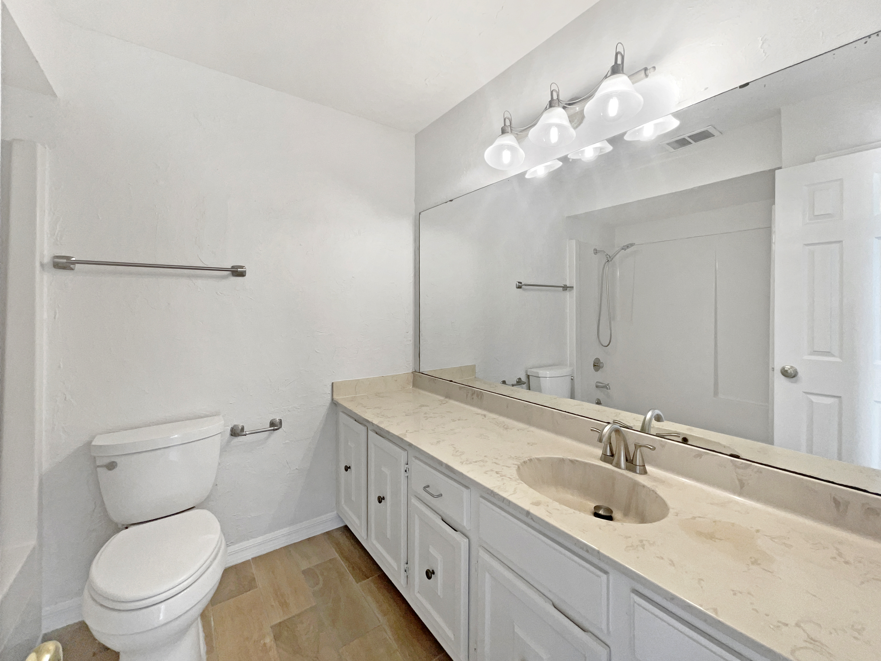 Photo 7 of 24 of 1404 Oak Pl, Apopka, FL