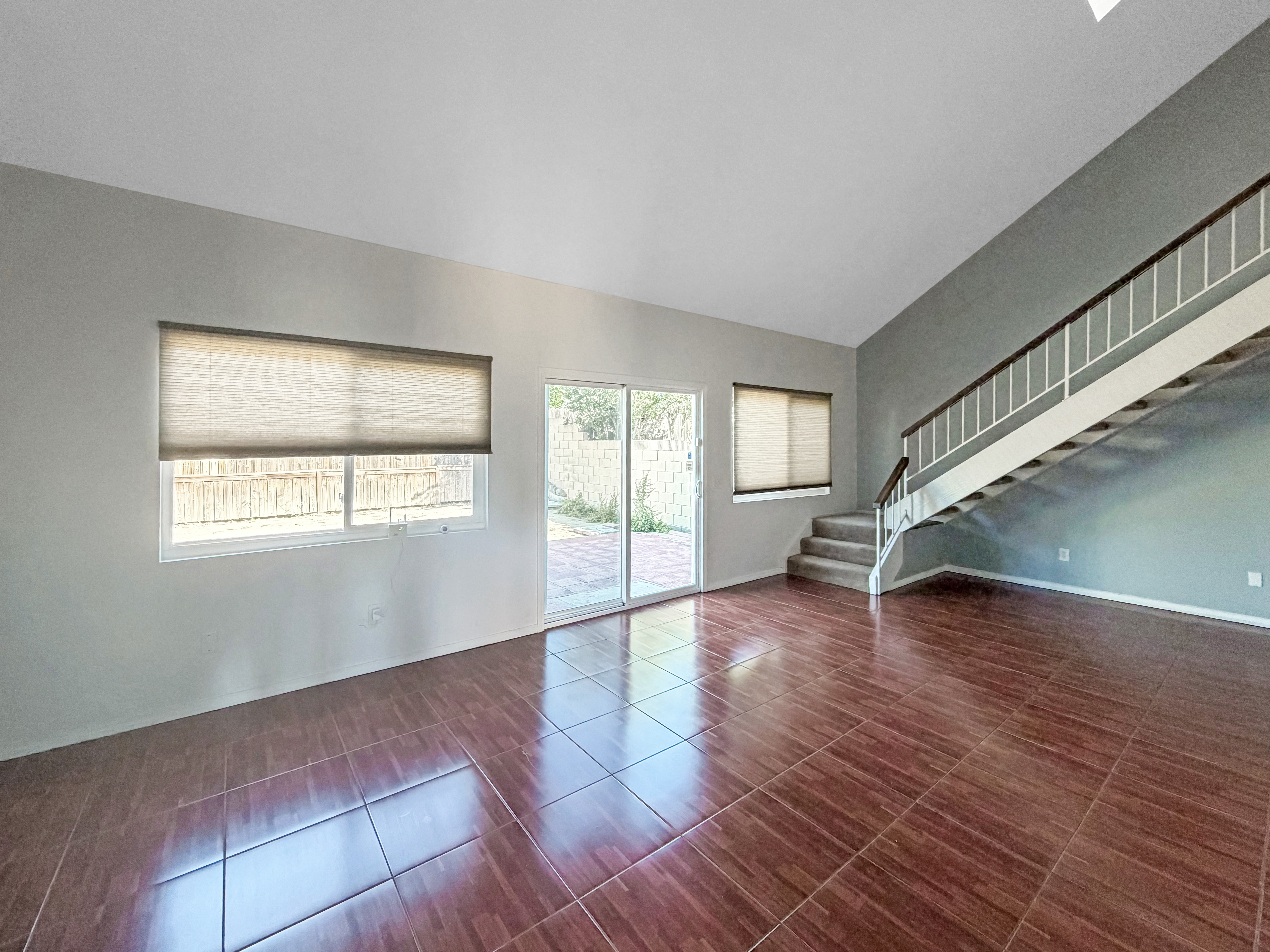 Photo 3 of 16 of 815 Quail Dr, Lake Elsinore, CA