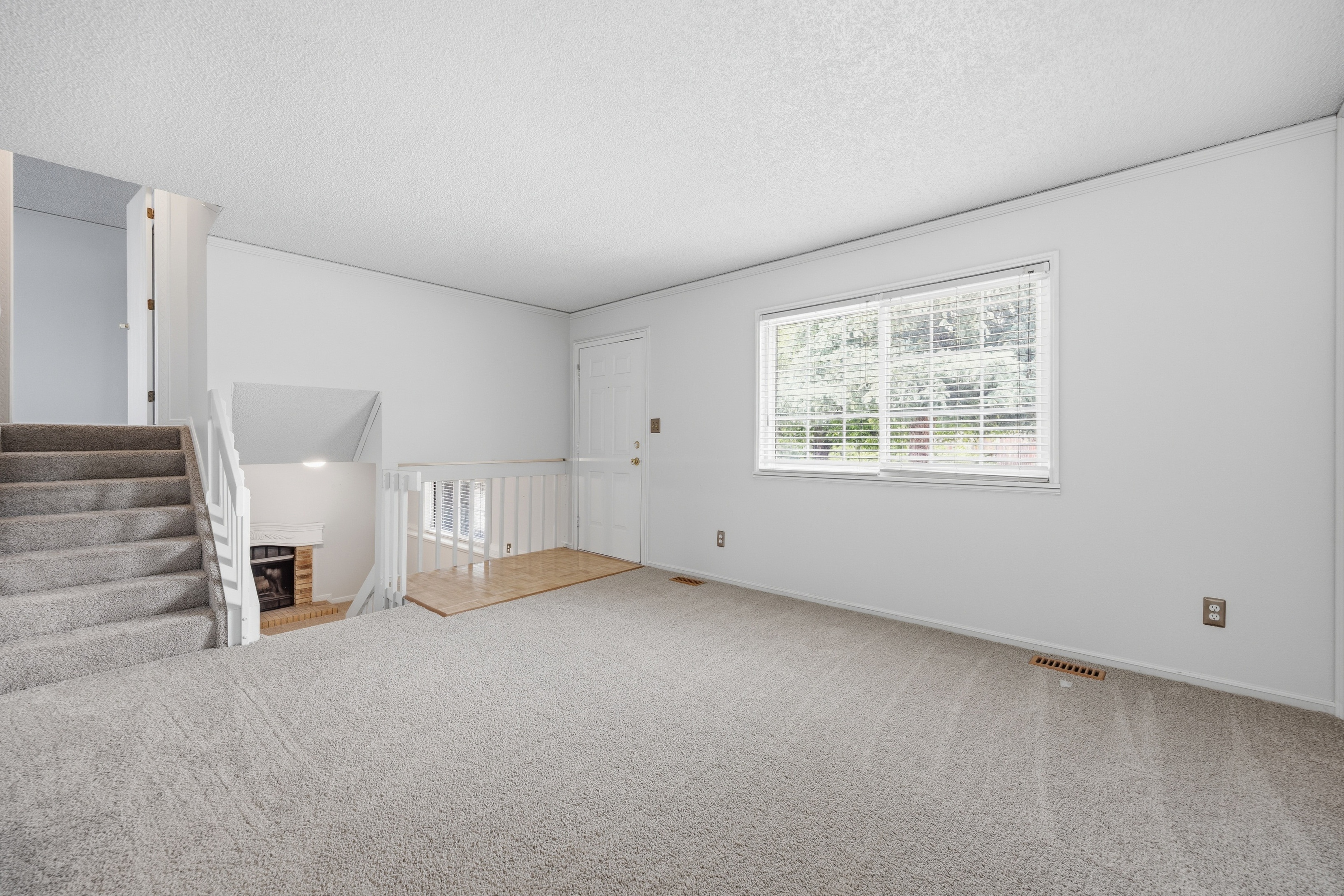 Photo 8 of 34 of 3045 Zephyr Dr, Colorado Springs, CO