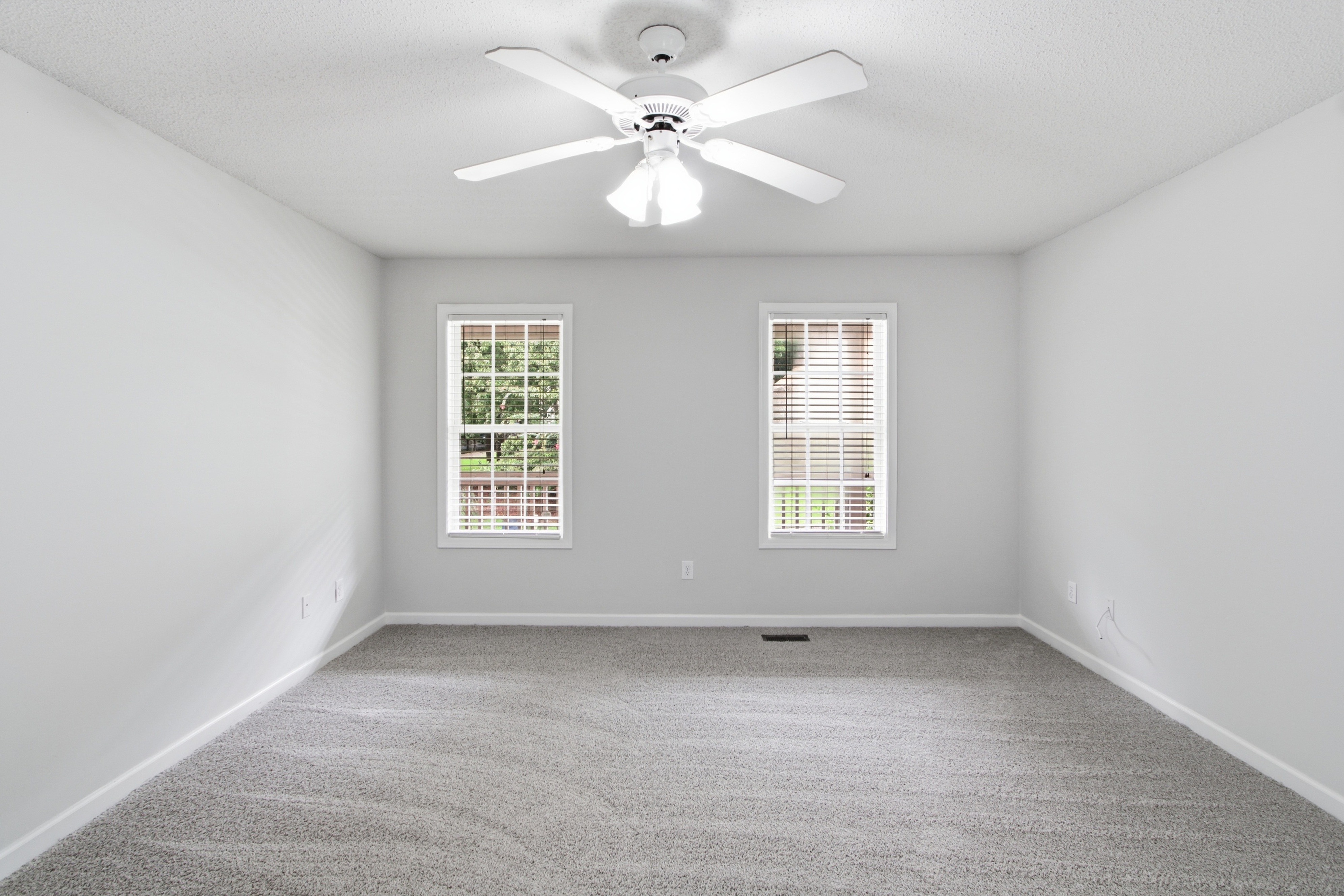 Photo 3 of 34 of 221 Glen Ridge Dr, Villa Rica, GA