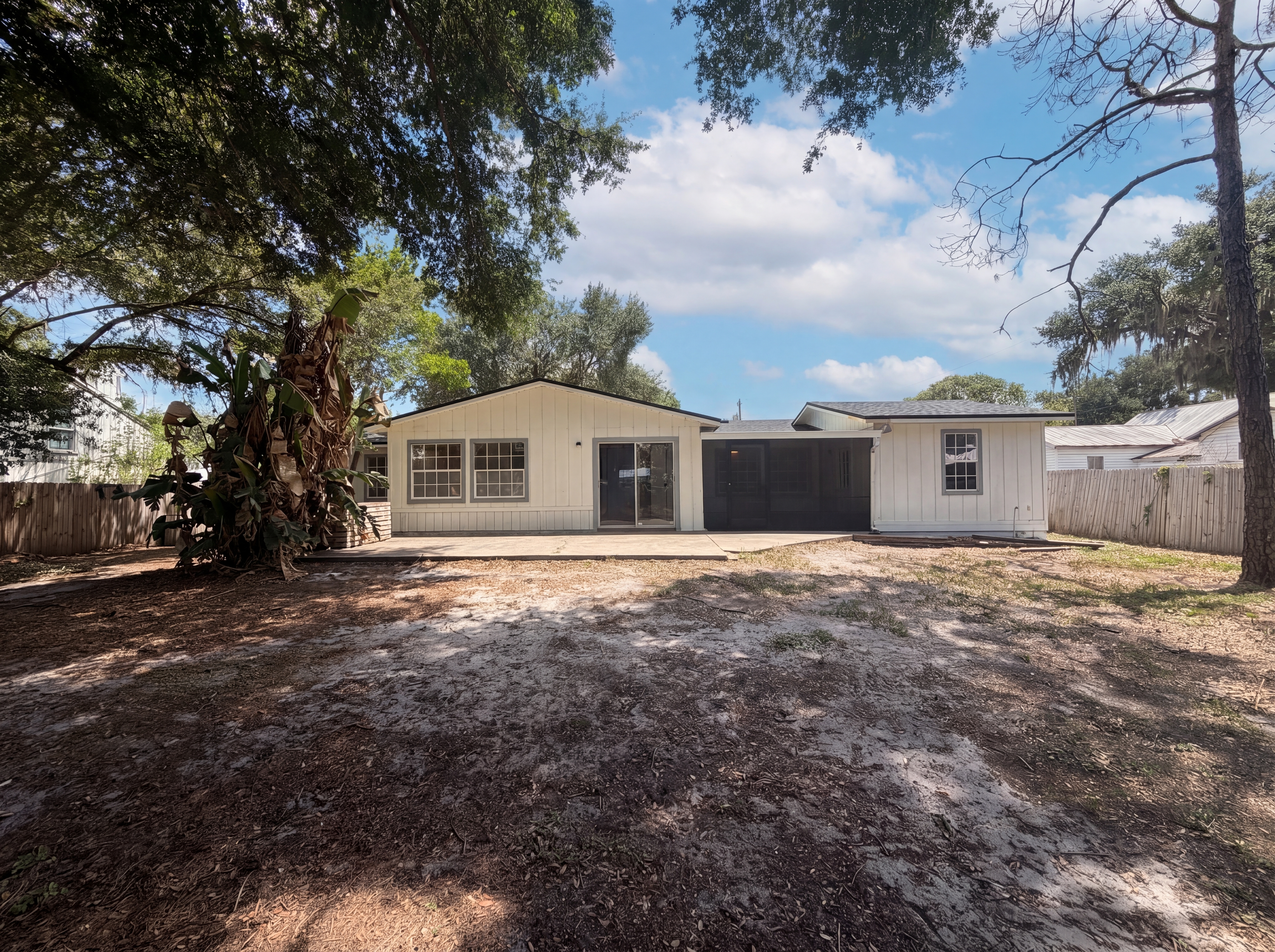 Photo 18 of 19 of 613 4th St NE, Fort Meade, FL