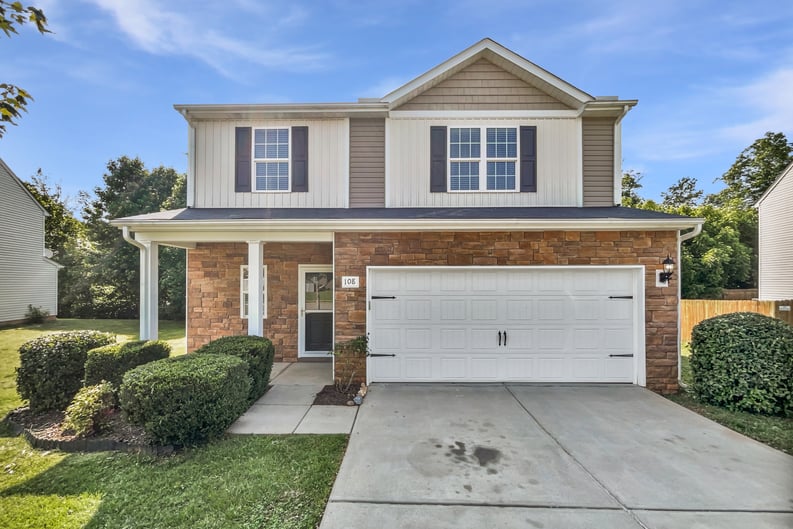 Property photo 1 of 108 Greenway View Ct