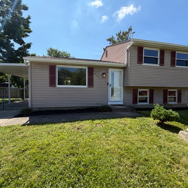 Property photo 1 of 2891 Grosvenor Dr