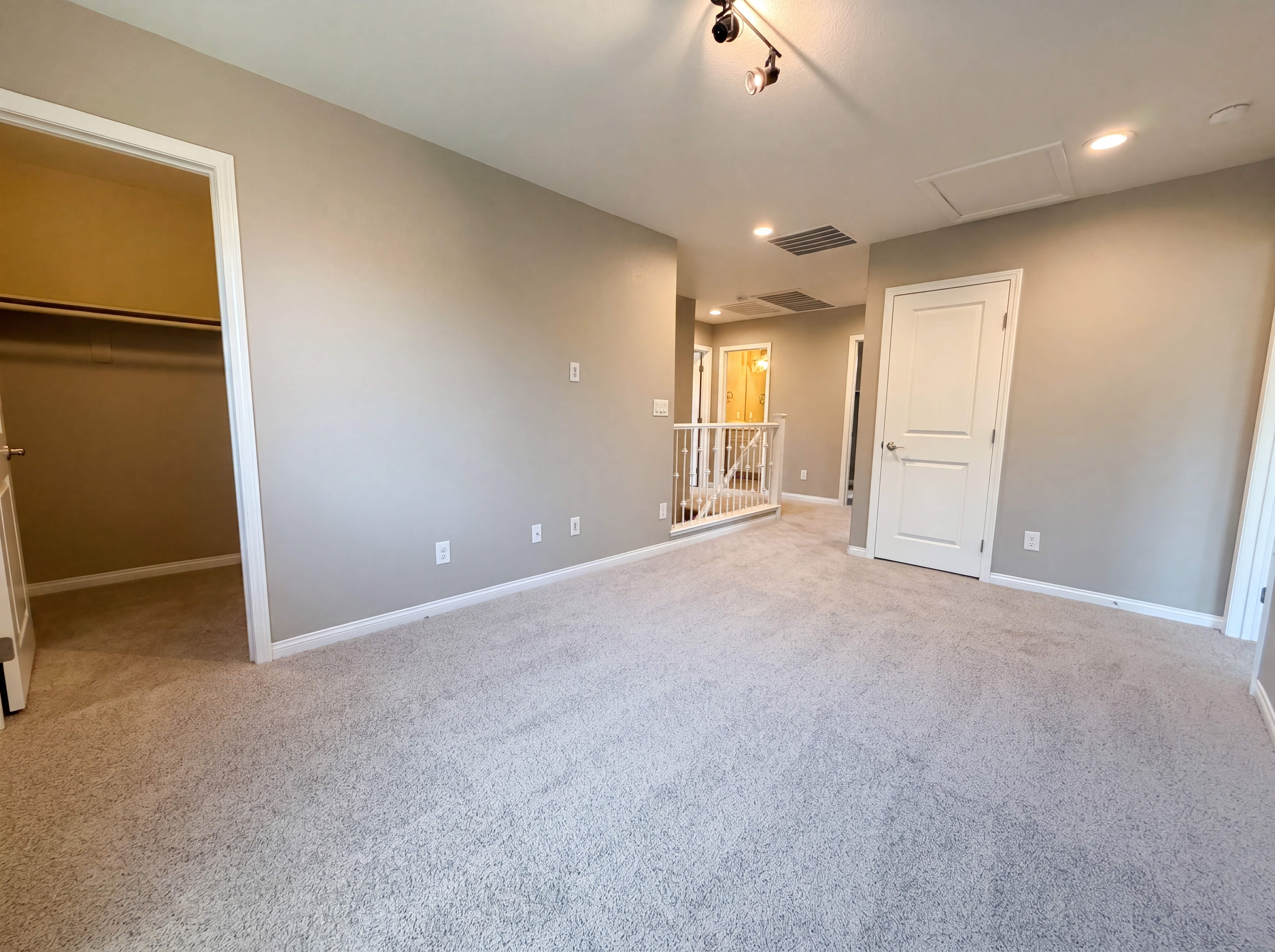 Photo 12 of 21 of 6586 Dolian Creek St, Las Vegas, NV