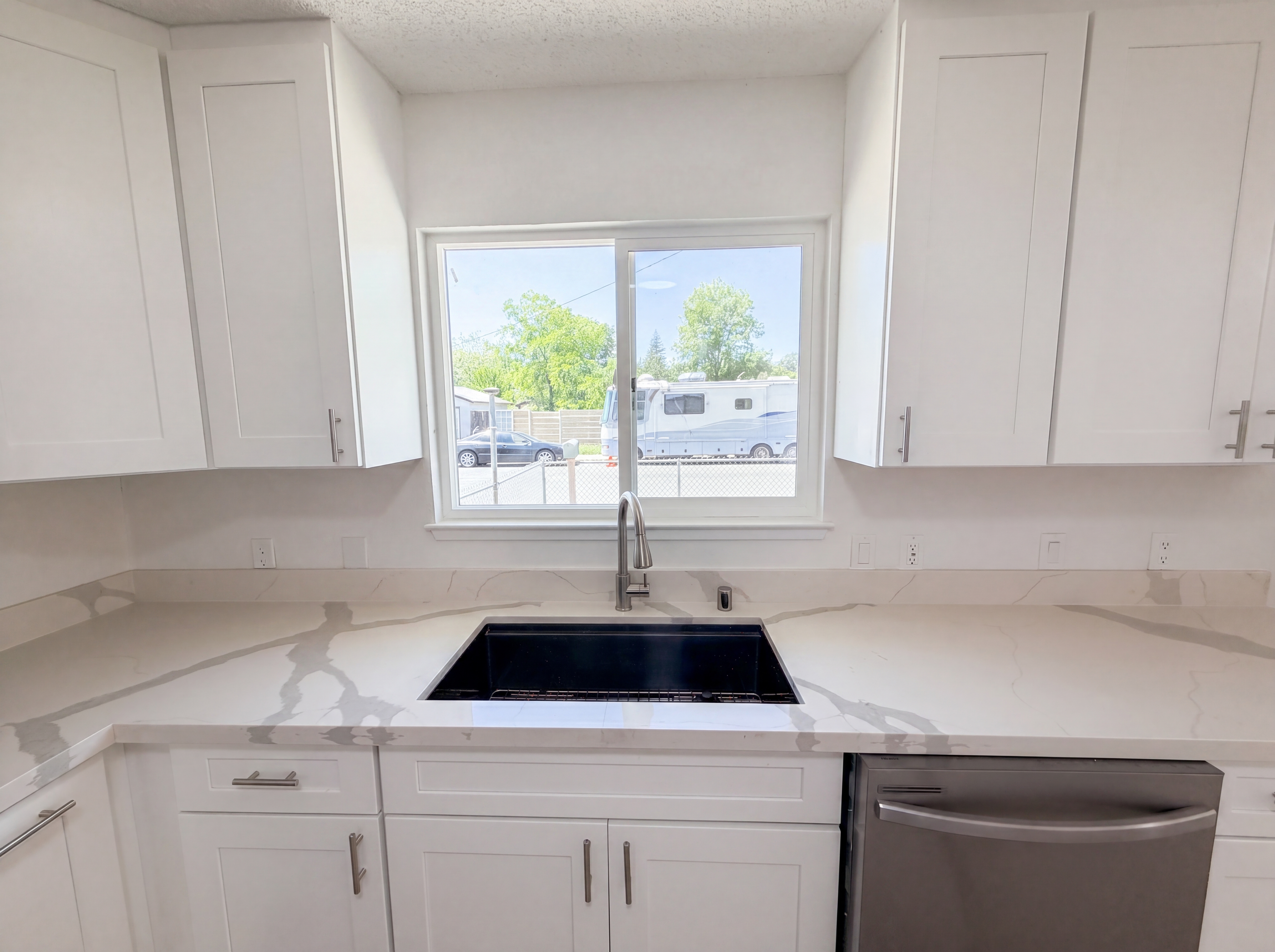 Photo 10 of 28 of 140 S Starr St, Lakeport, CA