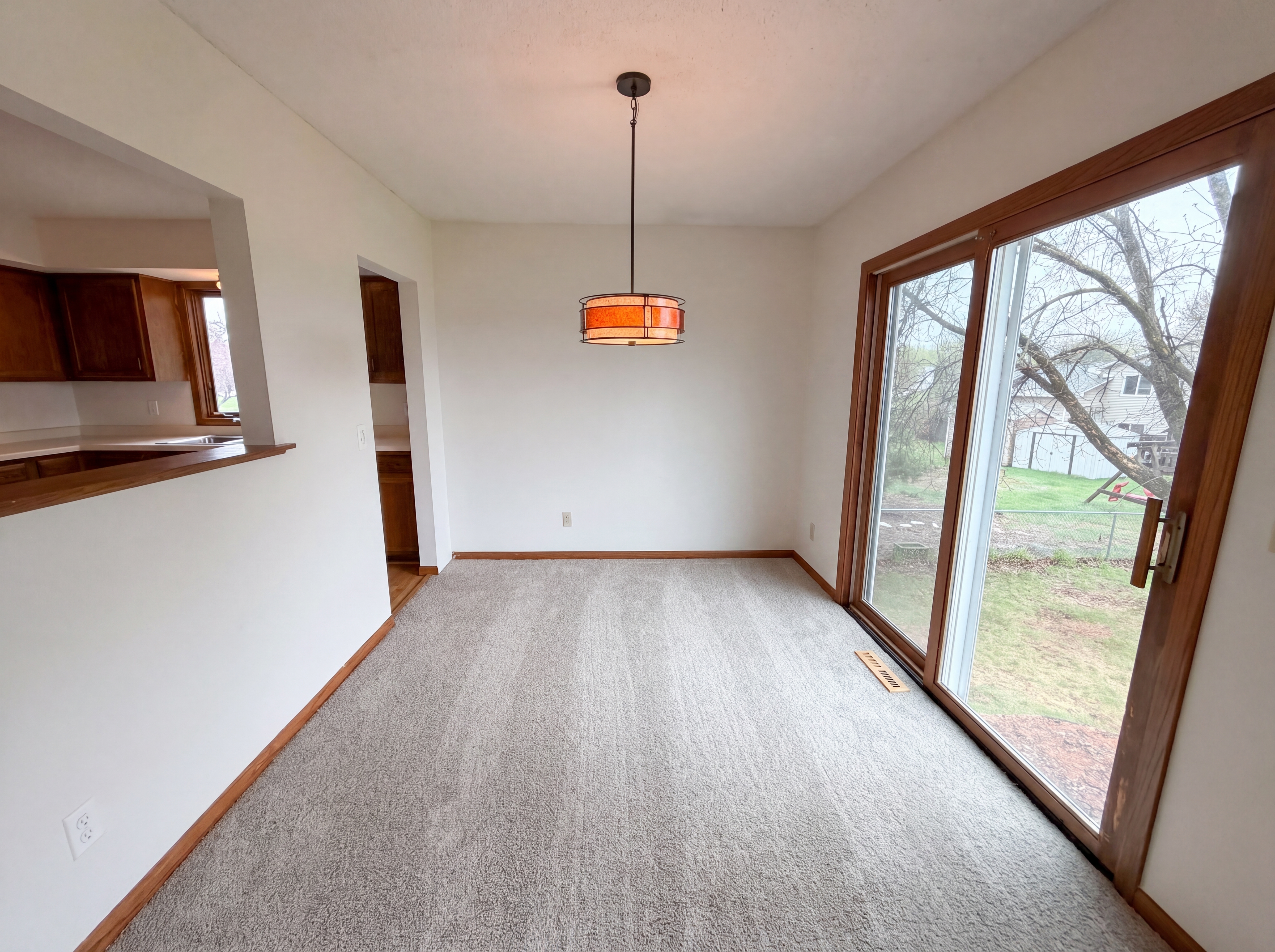 Photo 9 of 27 of 14012 Underclift St NW, Andover, MN