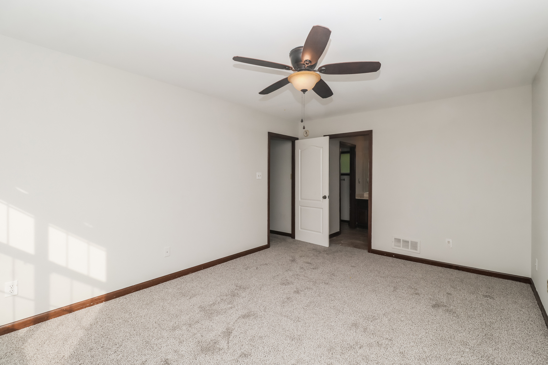 Photo 4 of 25 of 7632 Holly Springs Rd, Hernando, MS