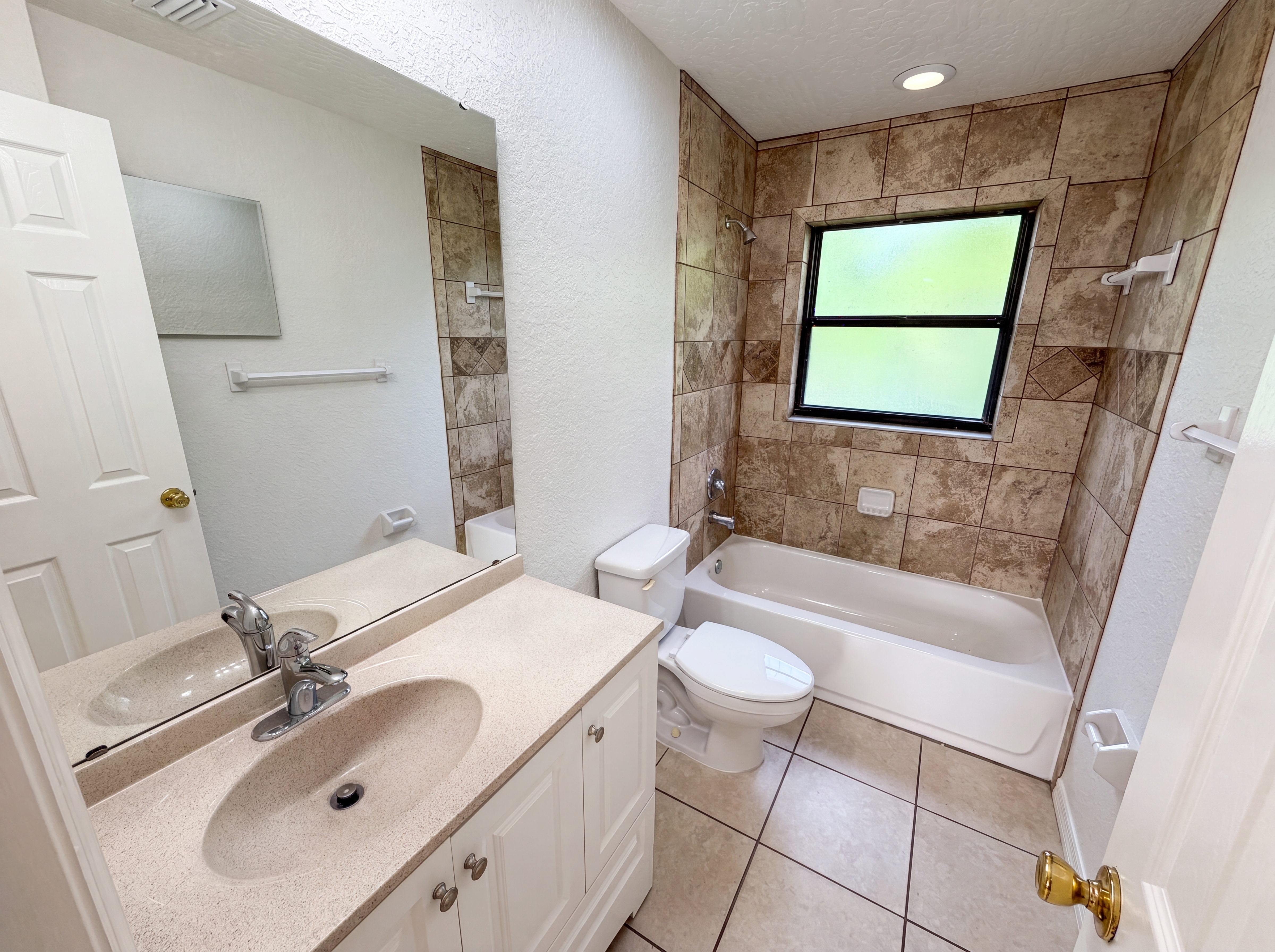 Photo 9 of 26 of 2535 Stratford Dr, Cocoa, FL