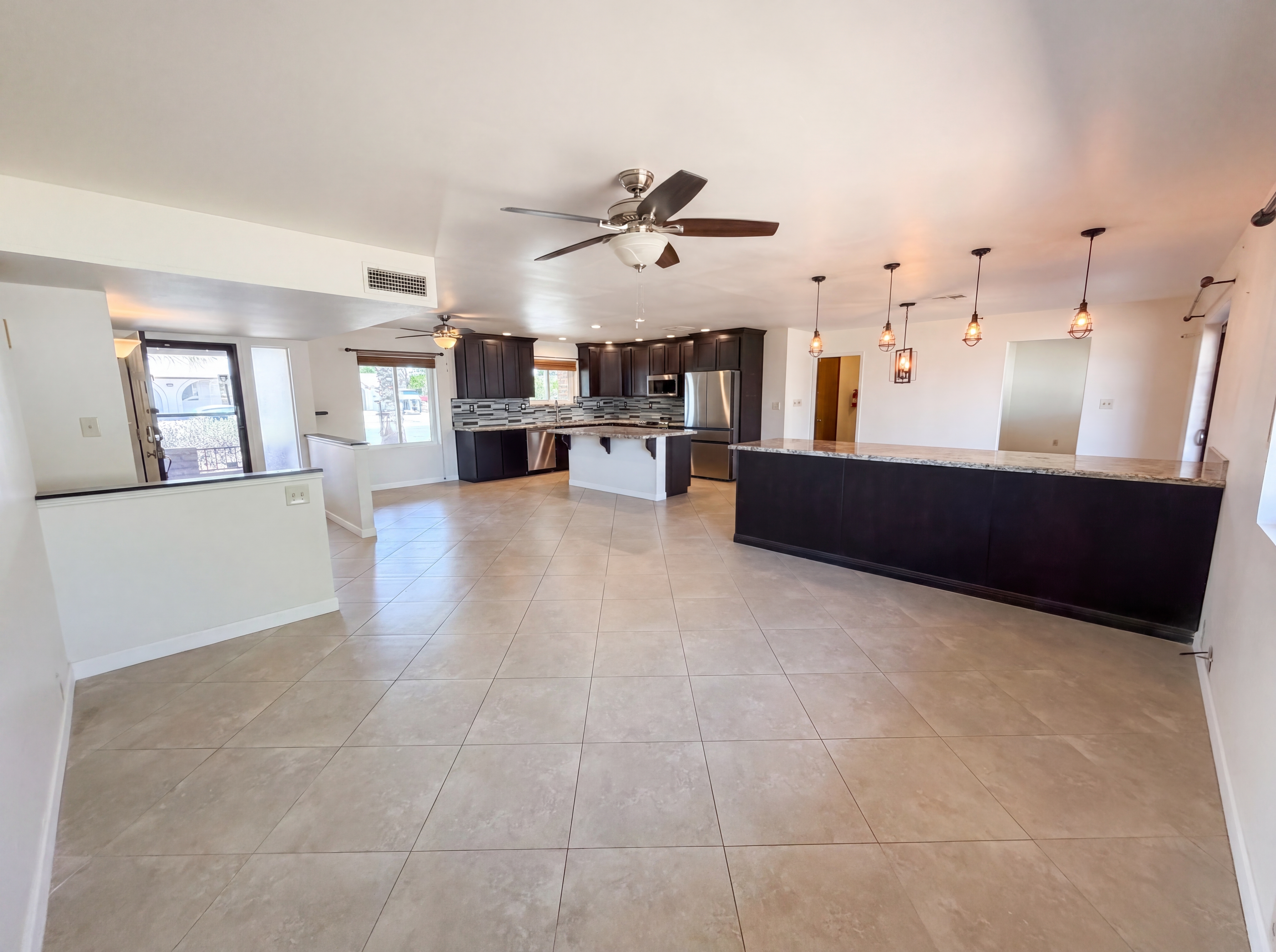 Photo 3 of 28 of 1508 N 62nd Pl, Mesa, AZ