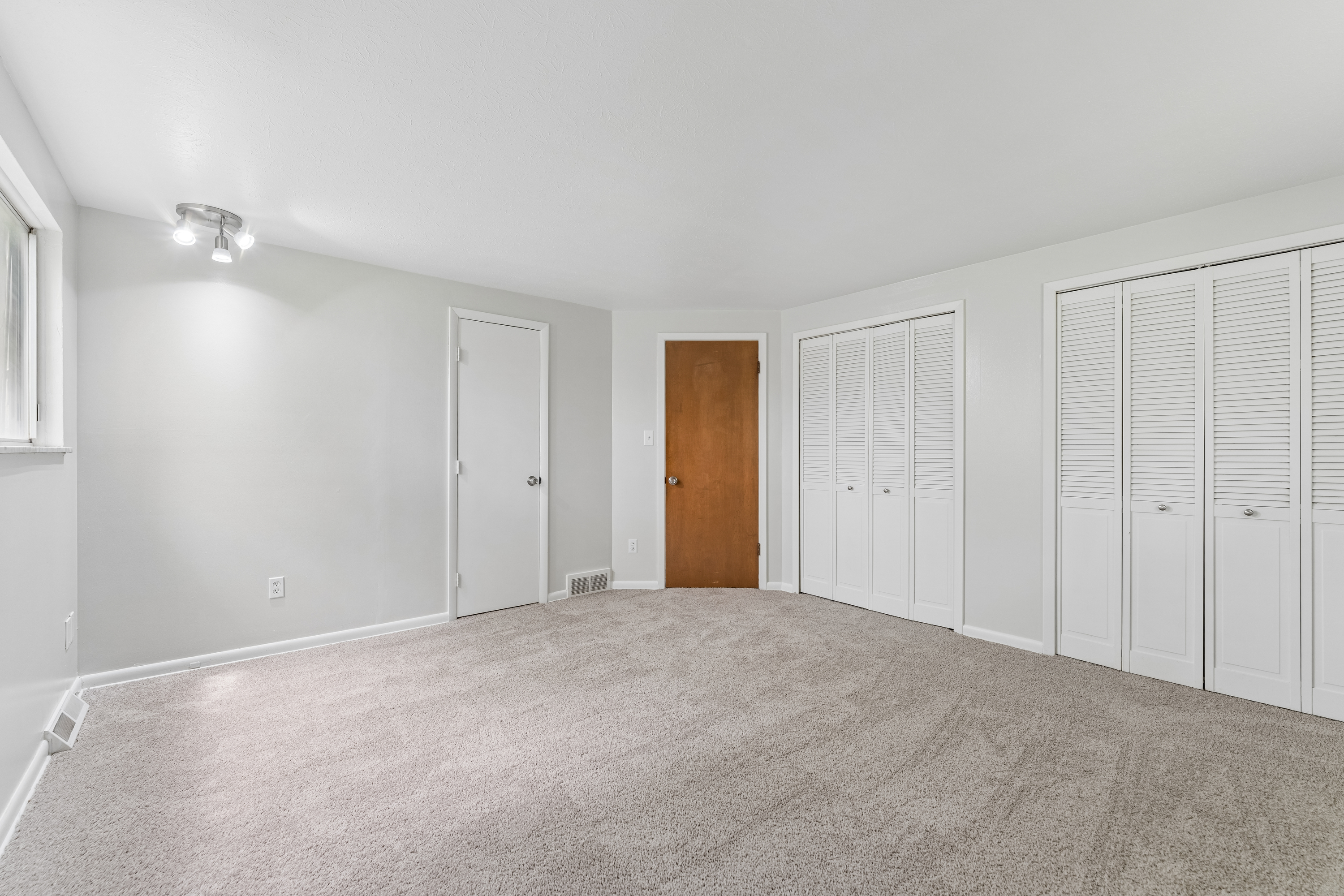 Photo 31 of 52 of 644 Wellfleet Dr, Bay Village, OH