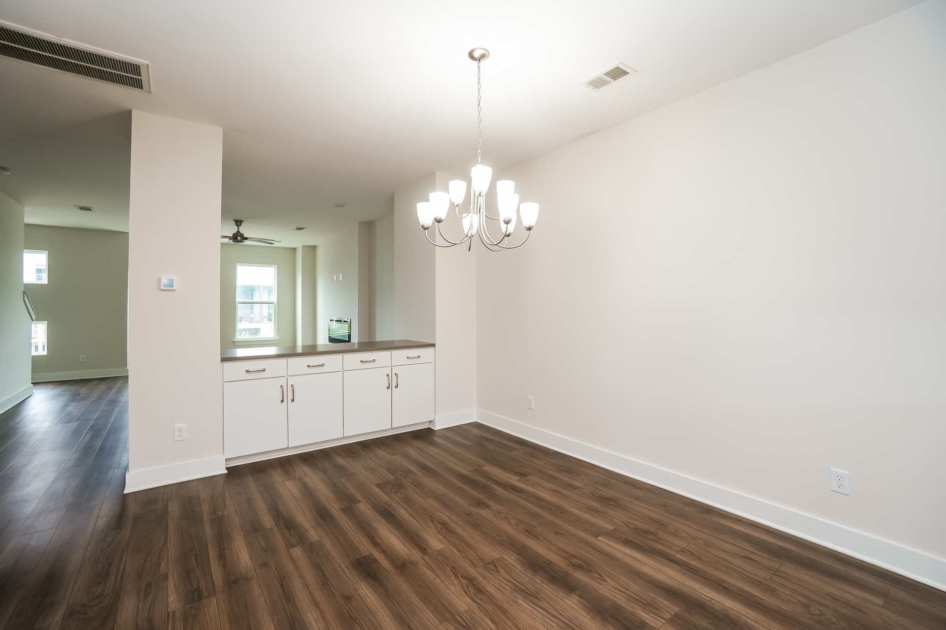 Photo 9 of 23 of 4416 Avery Ave, North Charleston, SC