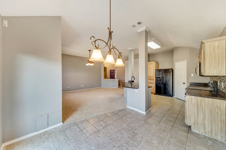Photo 18 of 27 - 645 Babbling Brook Dr, Saginaw, TX 76179