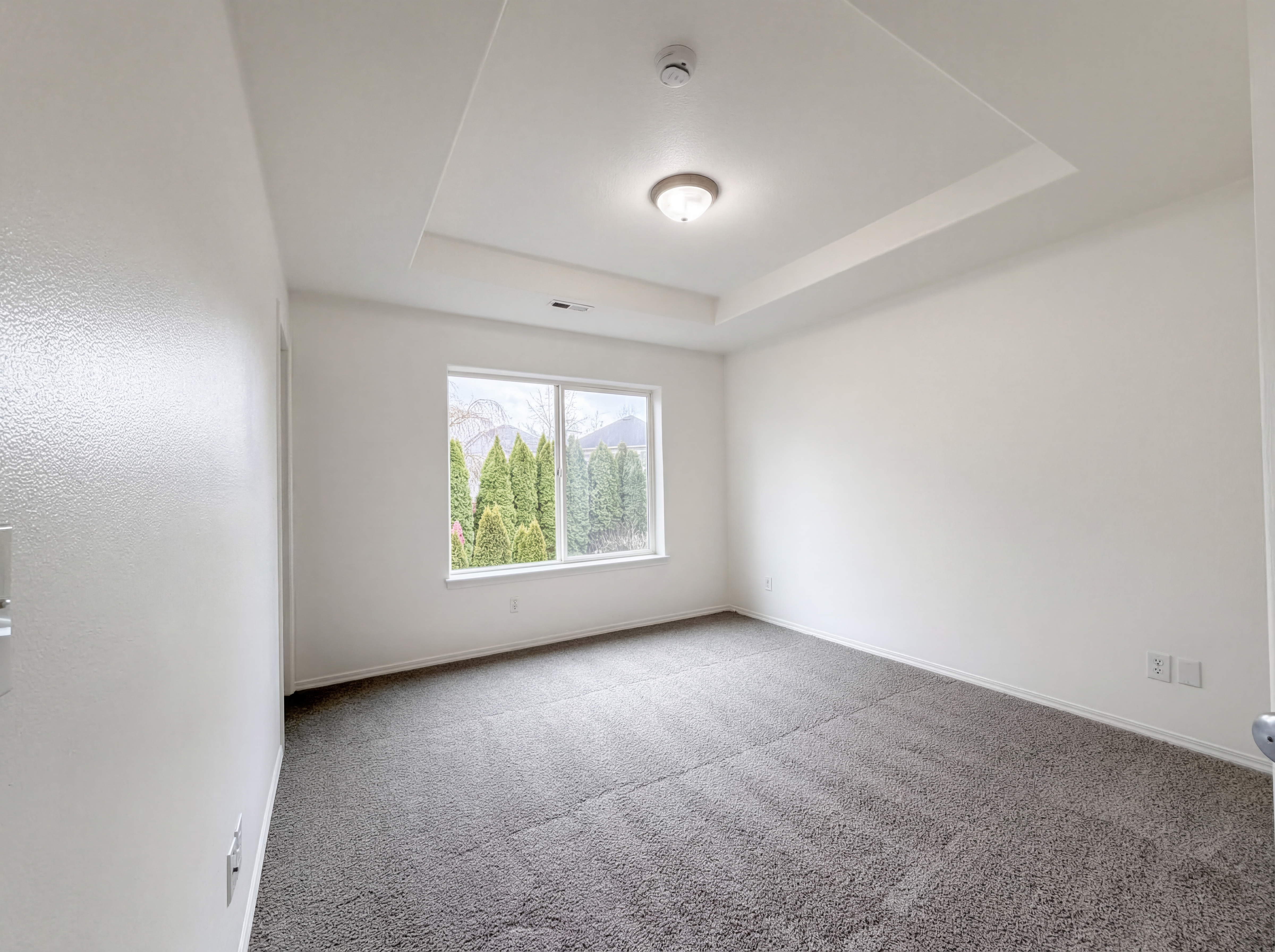 Photo 4 of 22 of 1262 NE Kinney St, Hillsboro, OR
