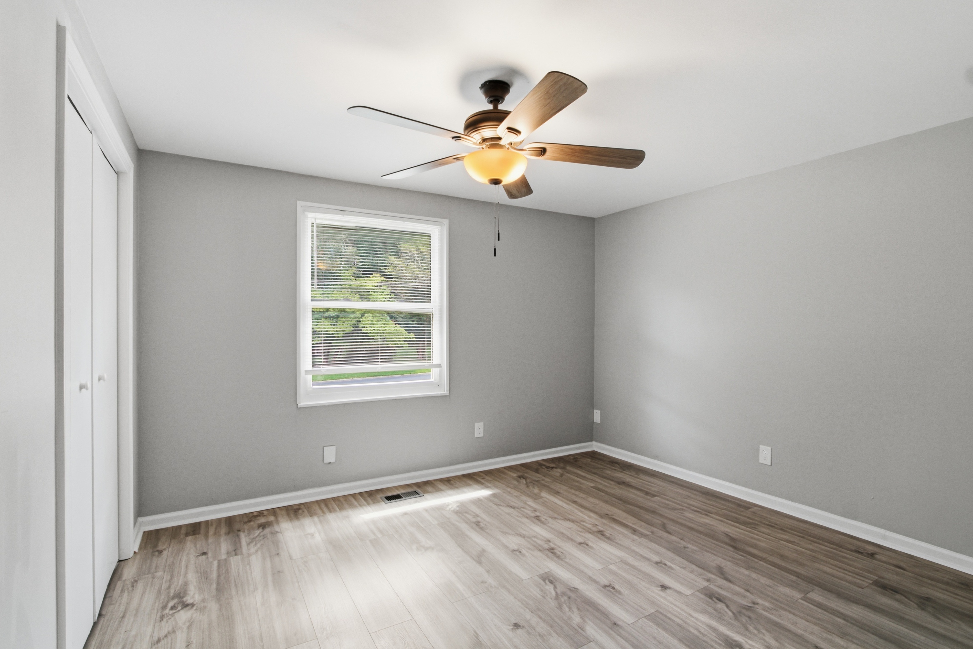 Photo 3 of 30 of 3724 Bramblevine Cir, Lithonia, GA