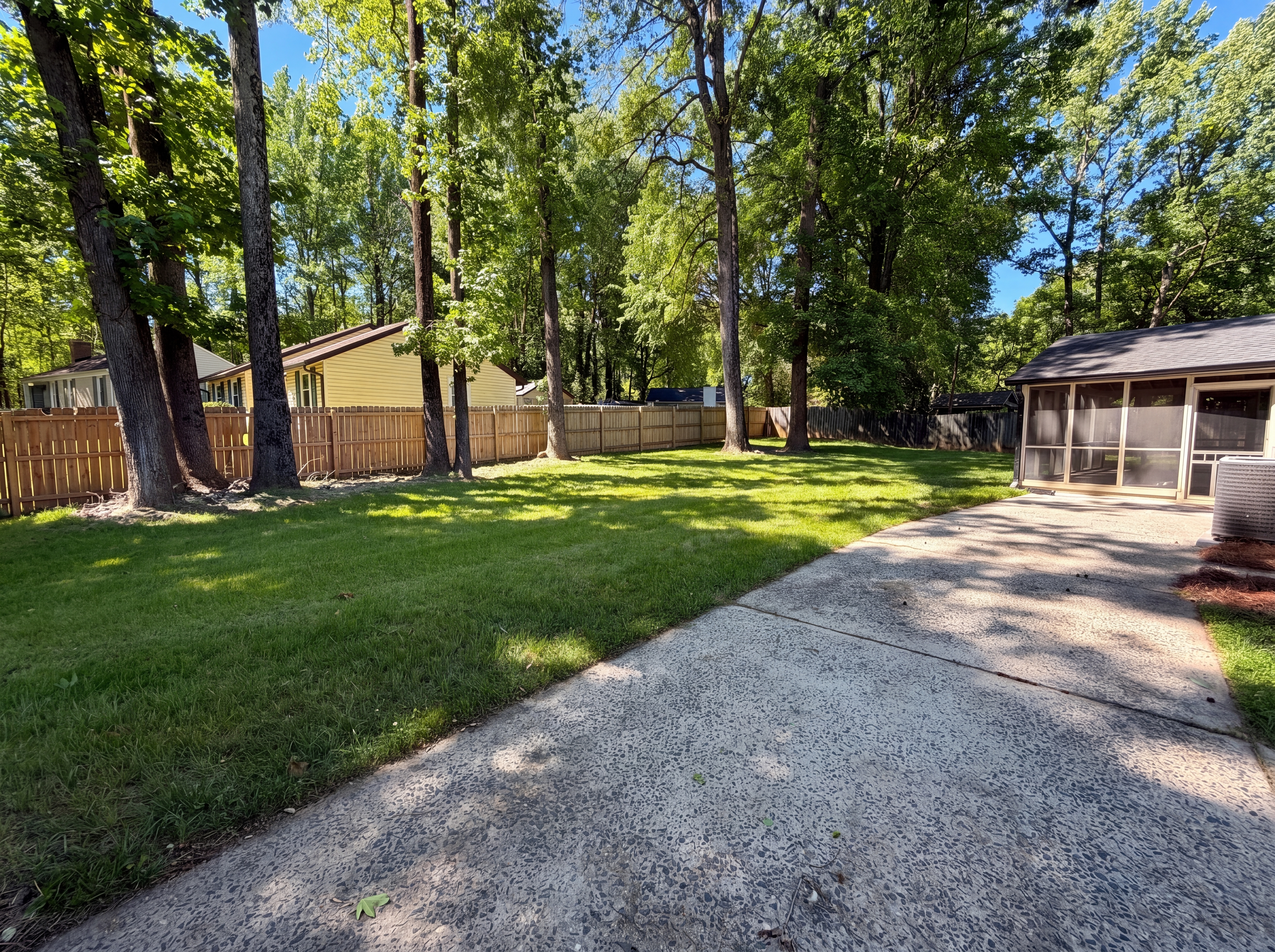Photo 22 of 24 of 4554 Strangford Ave, Charlotte, NC