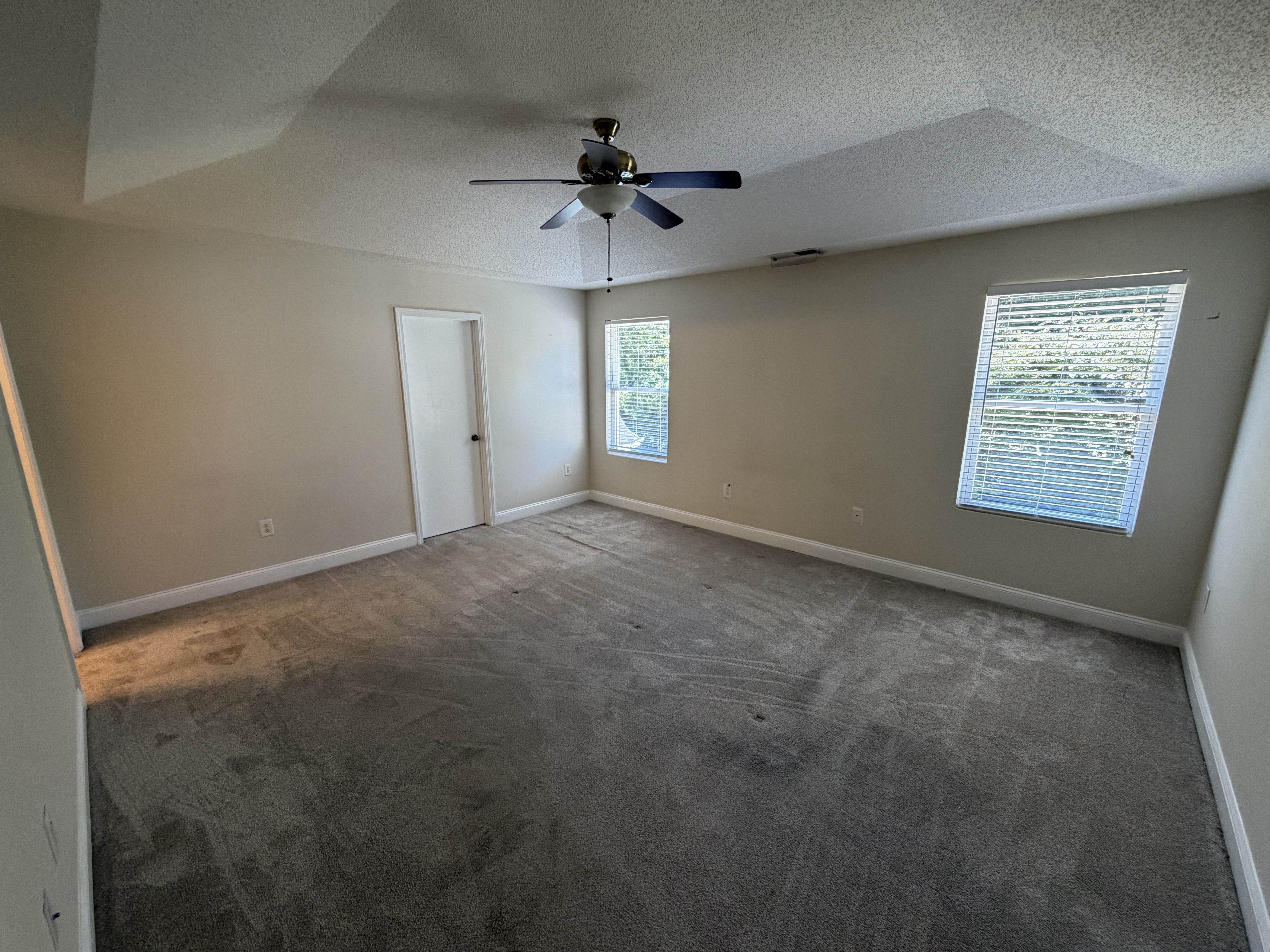Photo 12 of 25 of 14021 Pinyon Pine Ln, Charlotte, NC