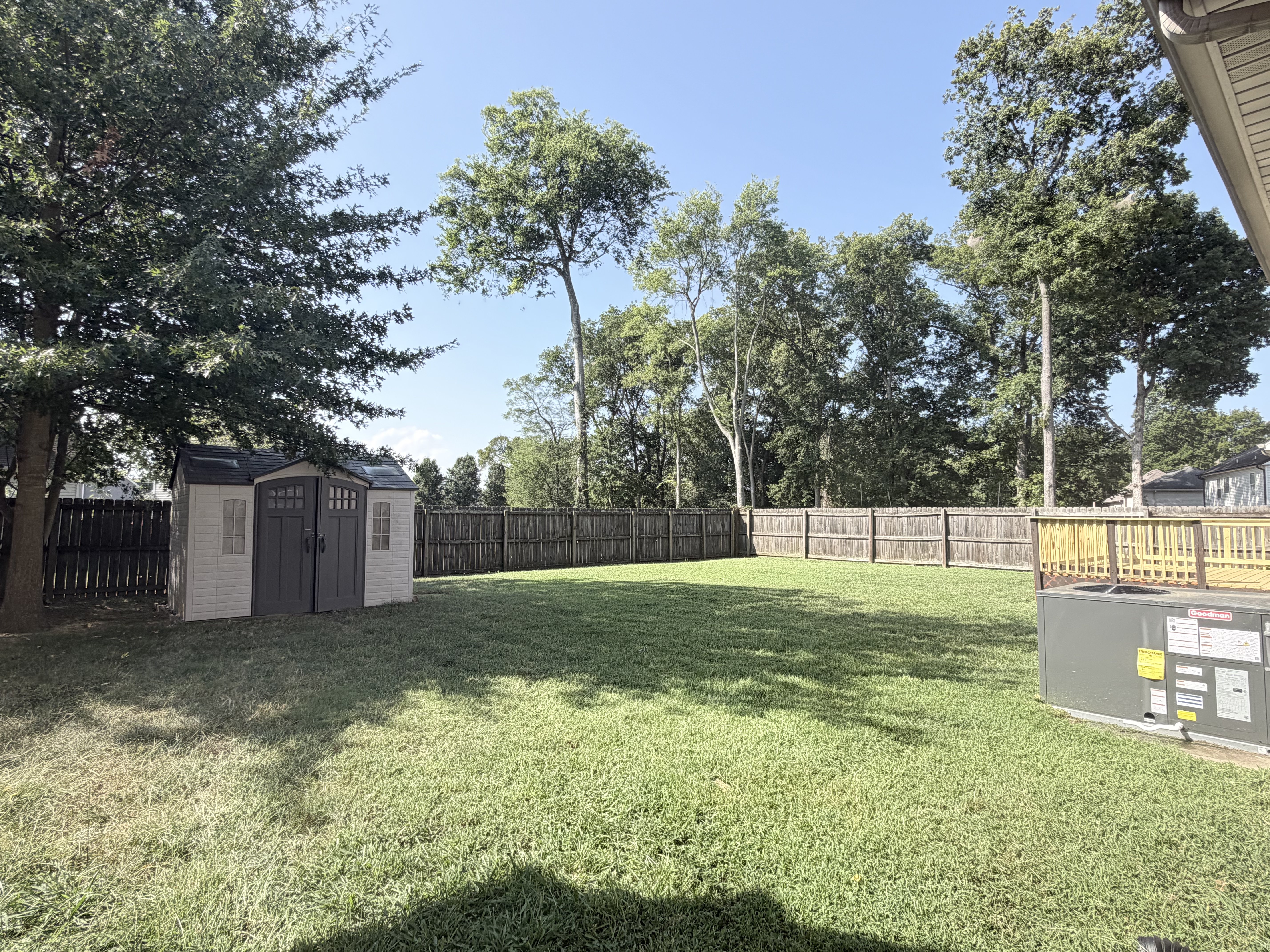 Photo 21 of 27 of 3475 Melrose Dr, Clarksville, TN