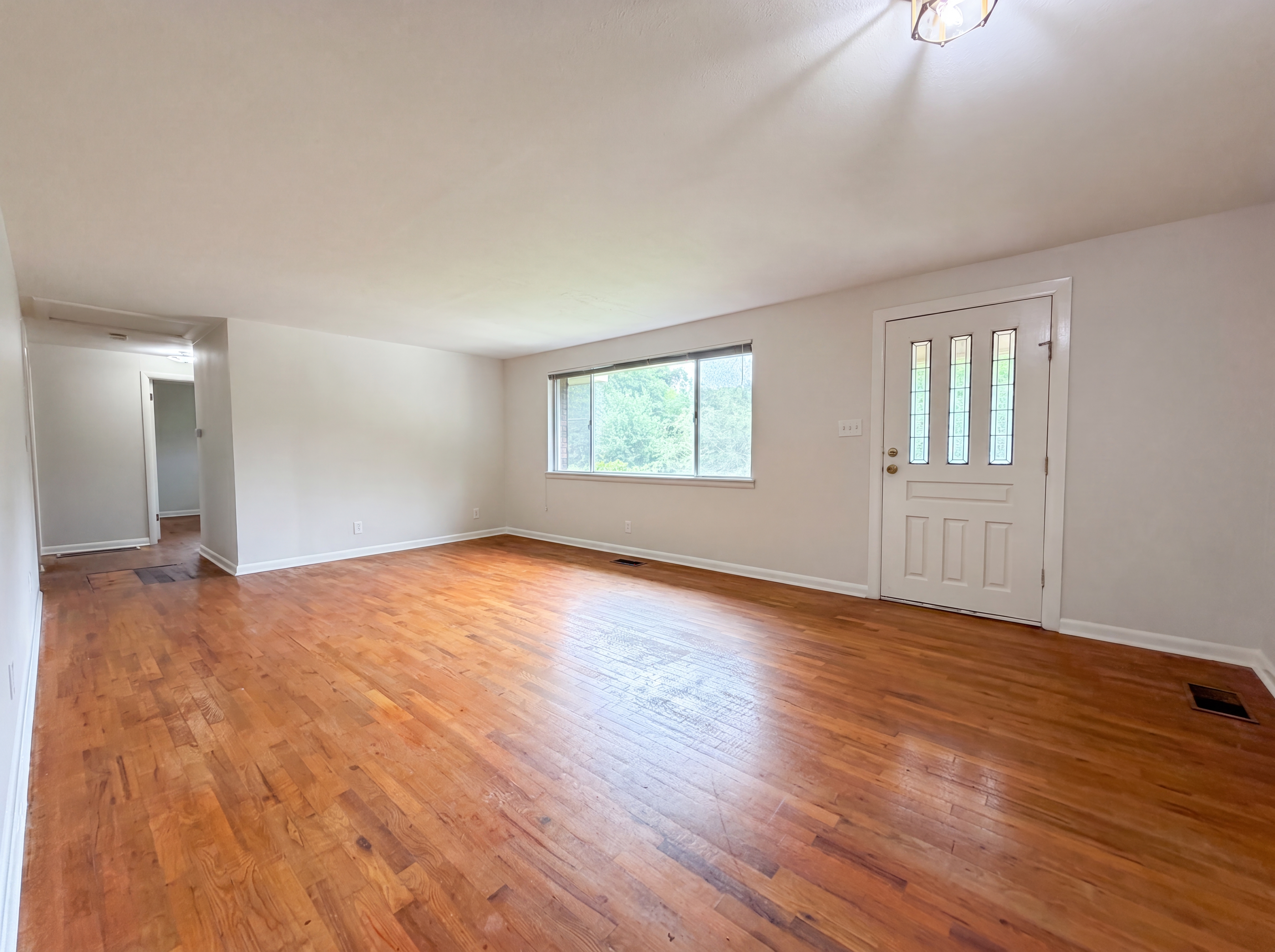 Photo 13 of 16 of 624 Belview St, Bessemer, AL