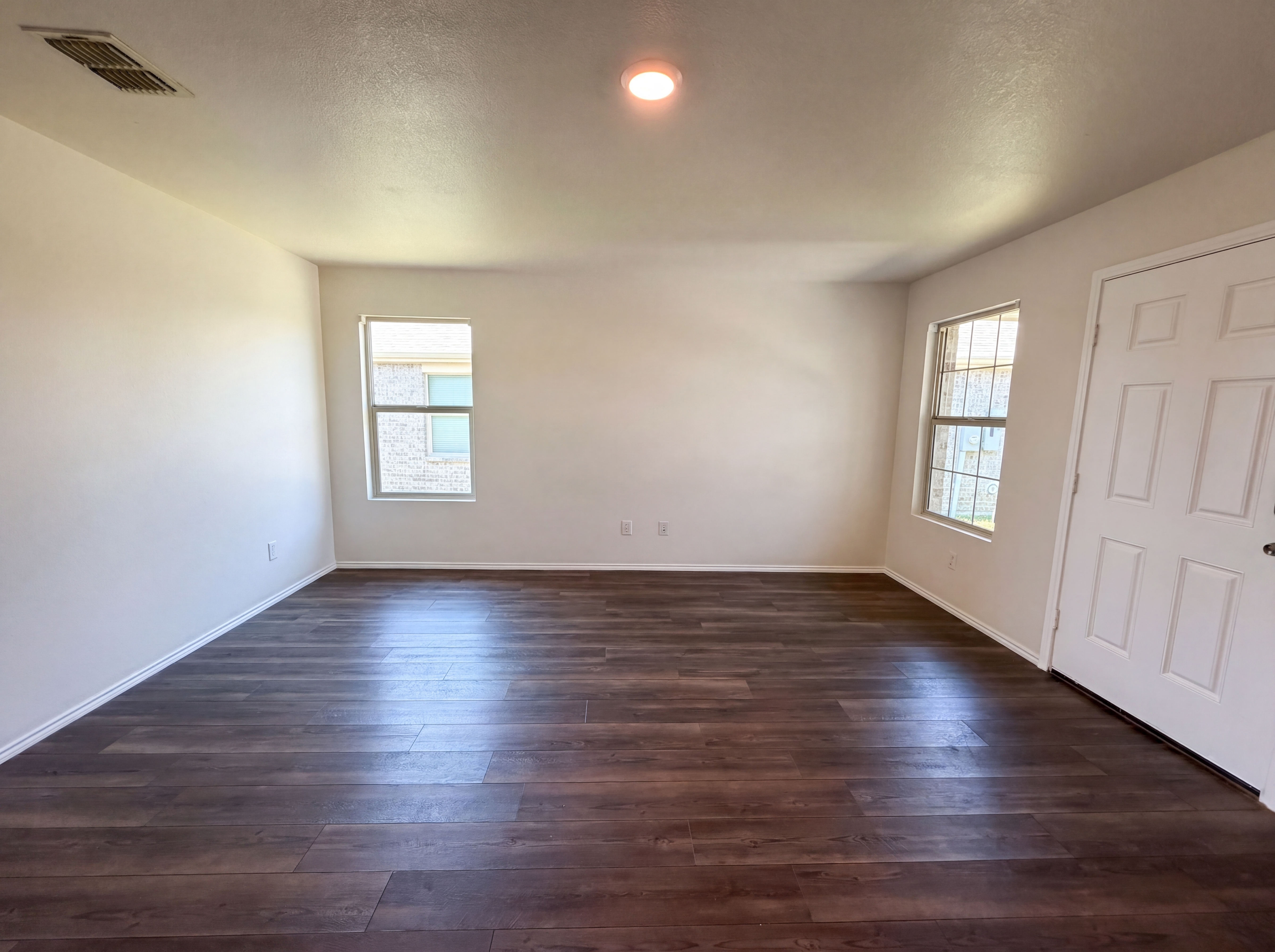 Photo 4 of 17 of 2214 Nightgrove Cir, Crandall, TX