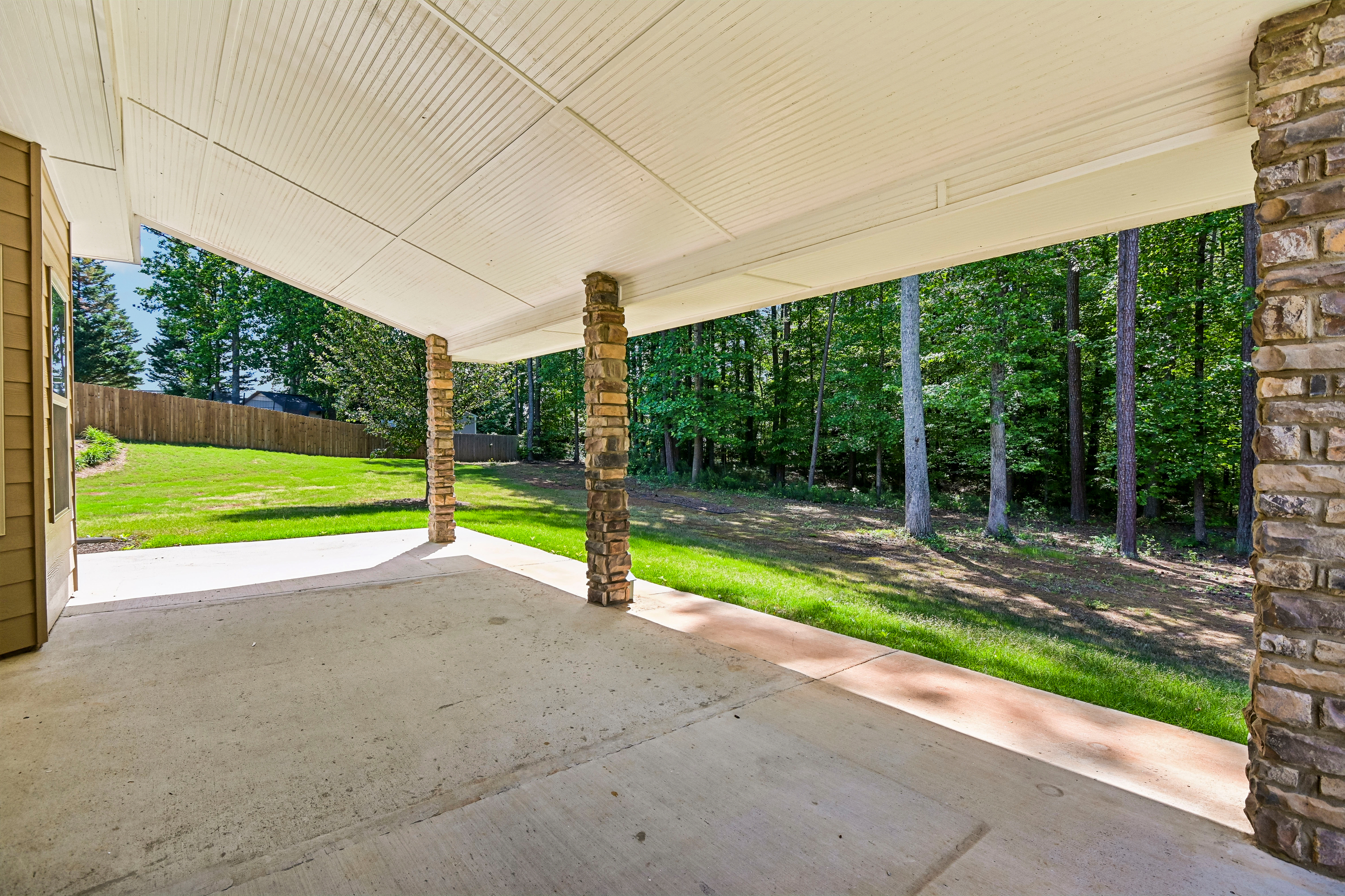Photo 9 of 53 of 252 Stone Lake Dr, Dallas, GA