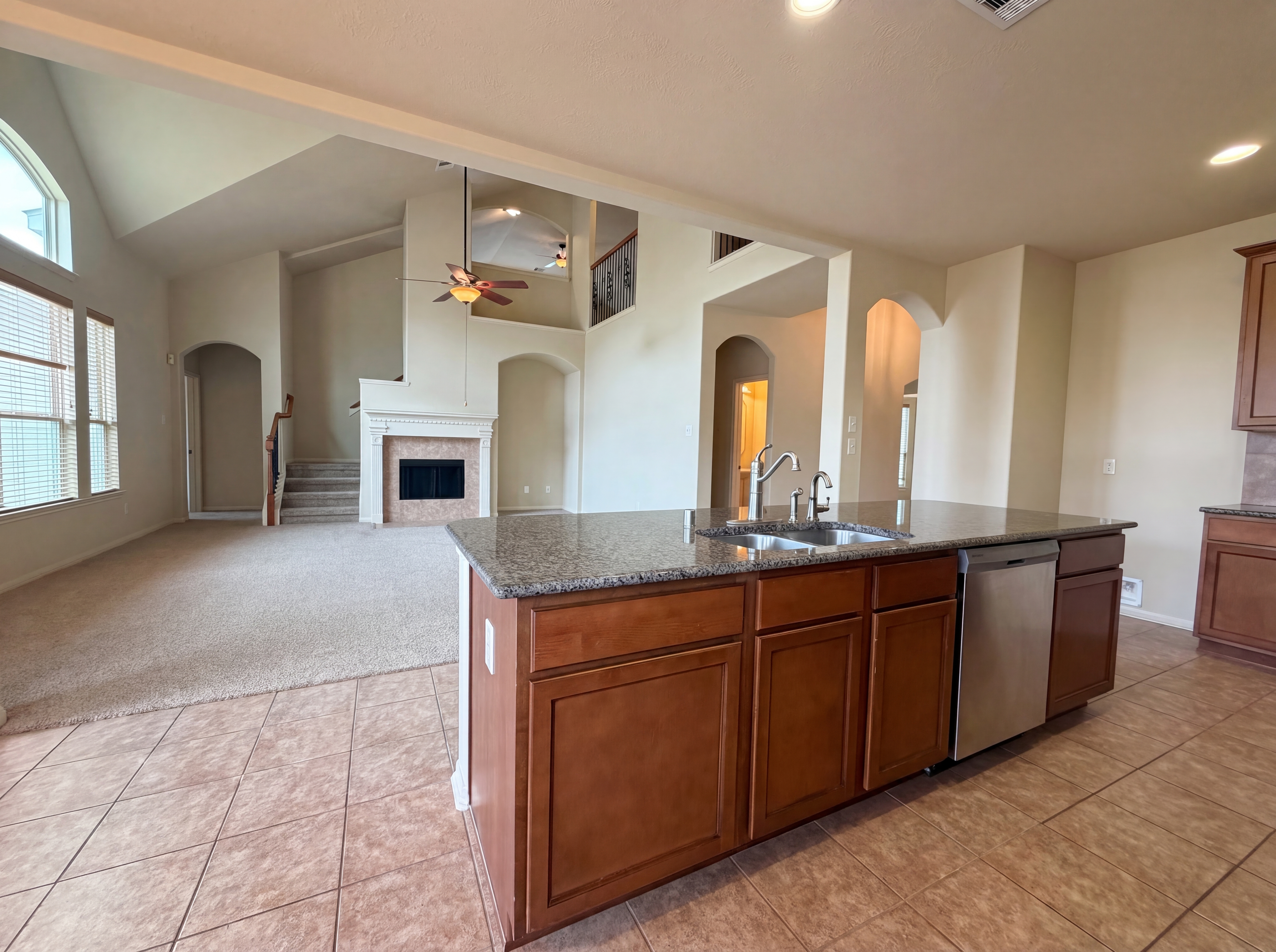 Photo 9 of 25 of 4710 Autumn Pine Ln, Houston, TX