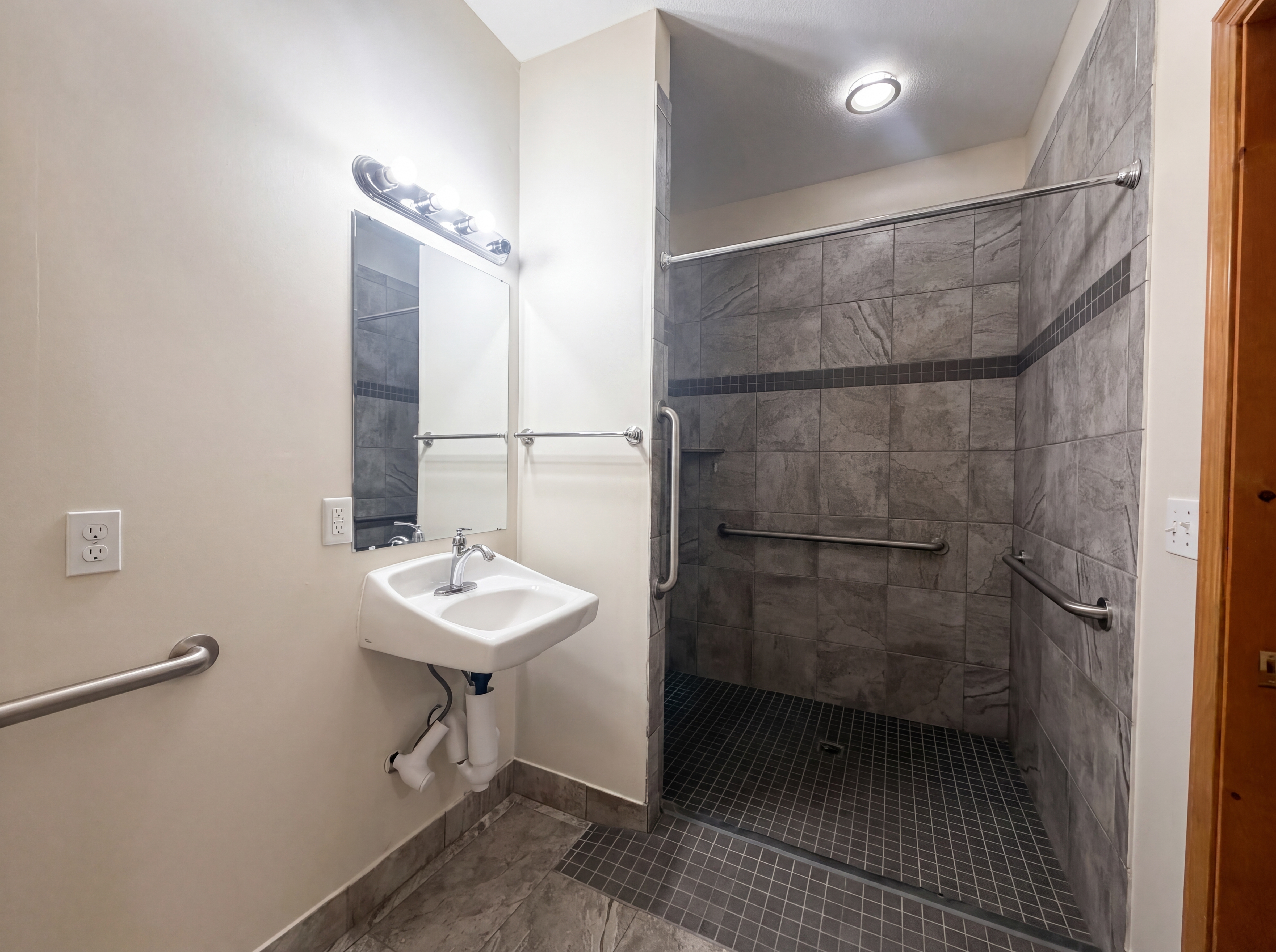 Photo 14 of 18 of 8331 Greely Ave, Kansas City, KS