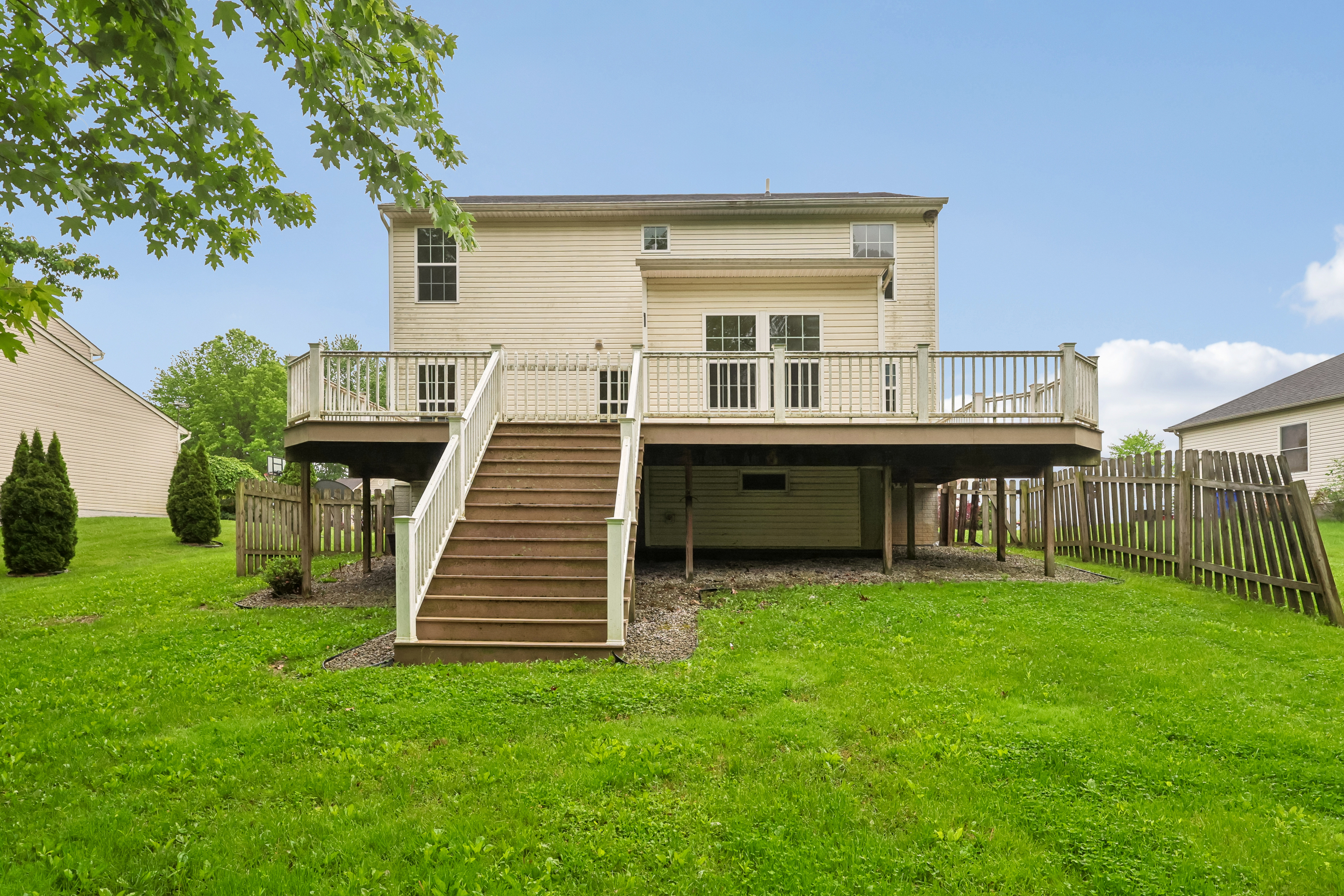 Photo 5 of 35 of 3315 Hidden Brook Dr, Ravenna, OH
