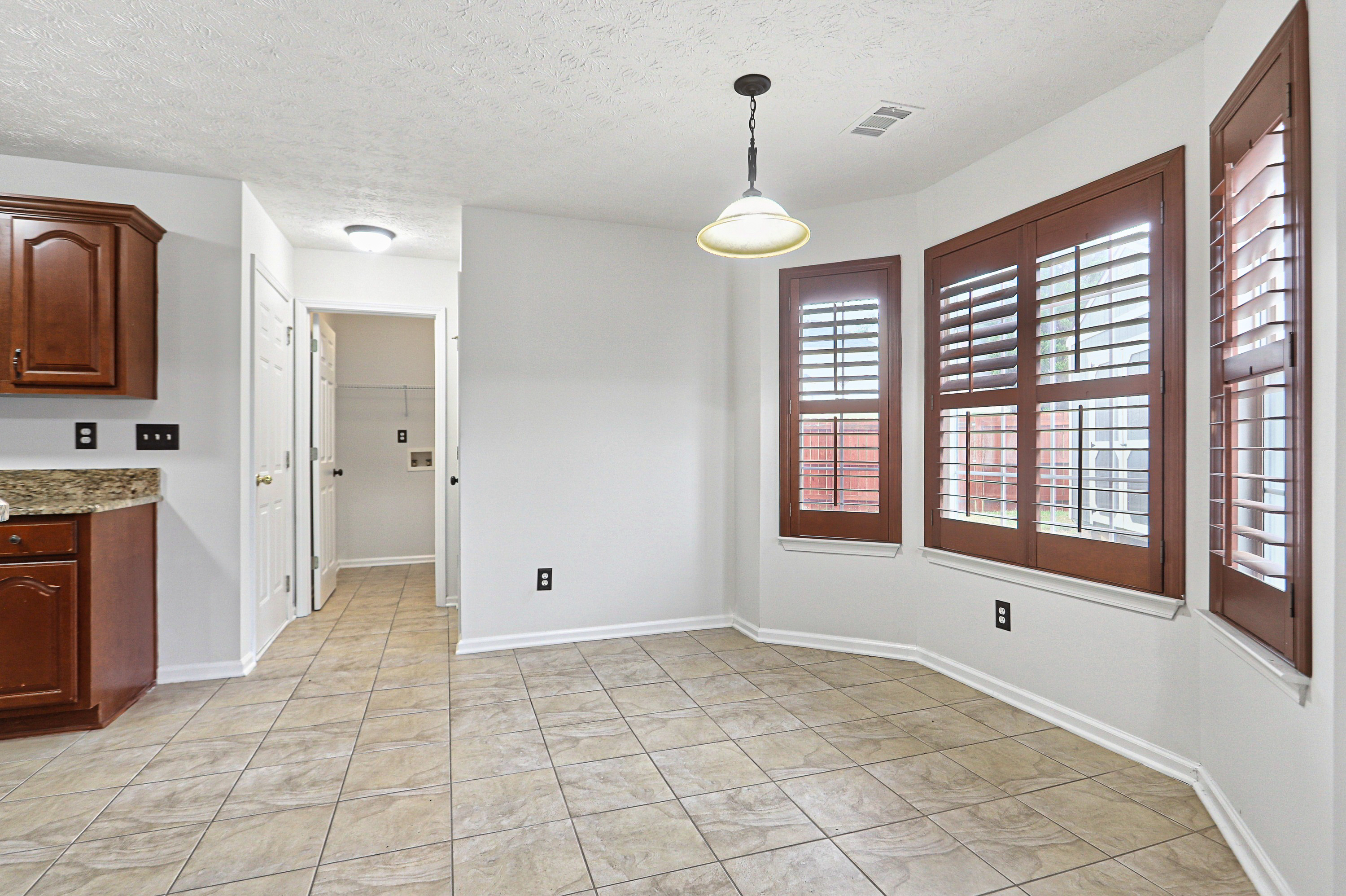 Photo 12 of 41 of 5713 Mill View Way, Lithonia, GA