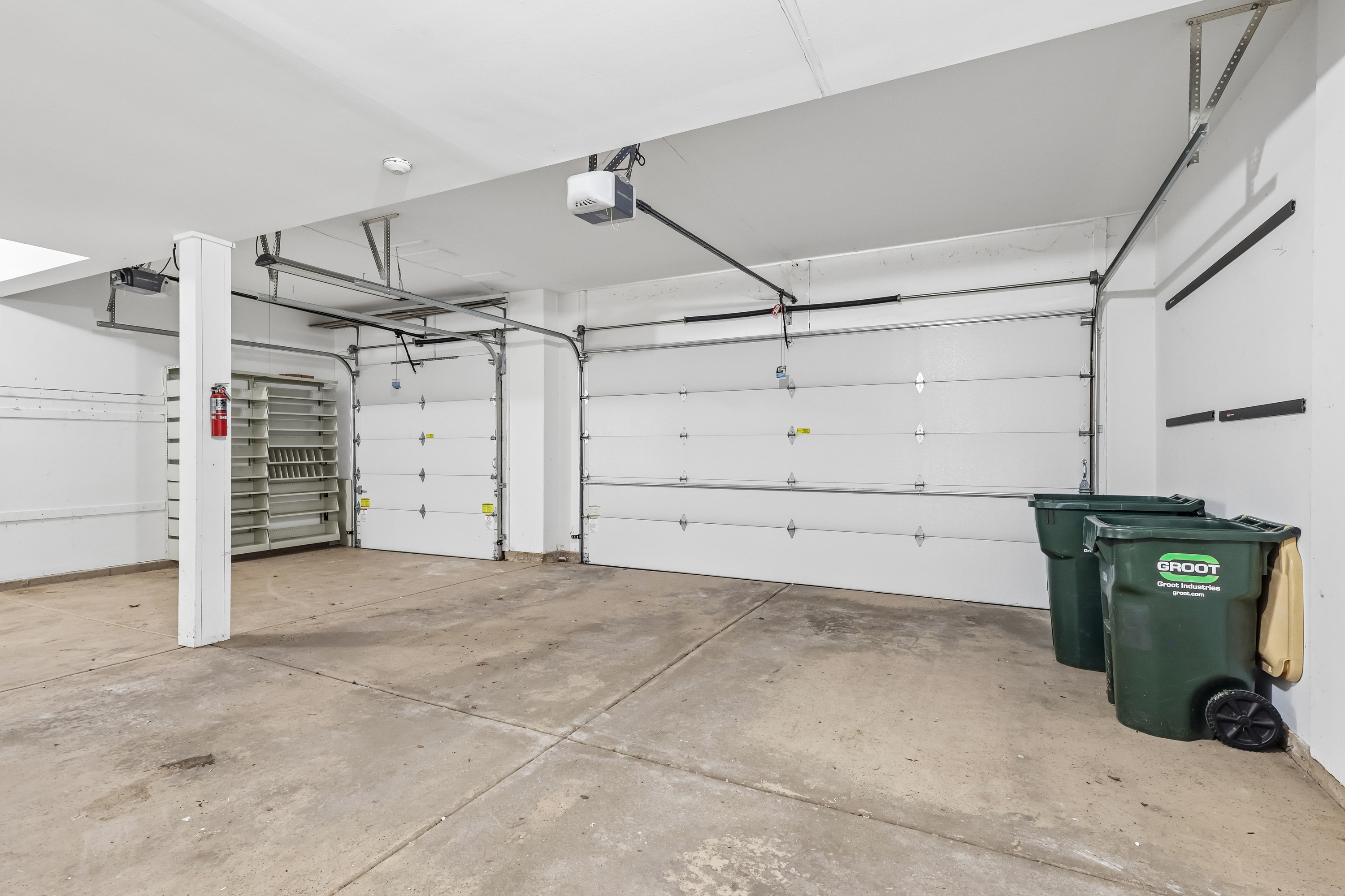 Photo 22 of 41 of 426 Heatherwood Dr, Oswego, IL
