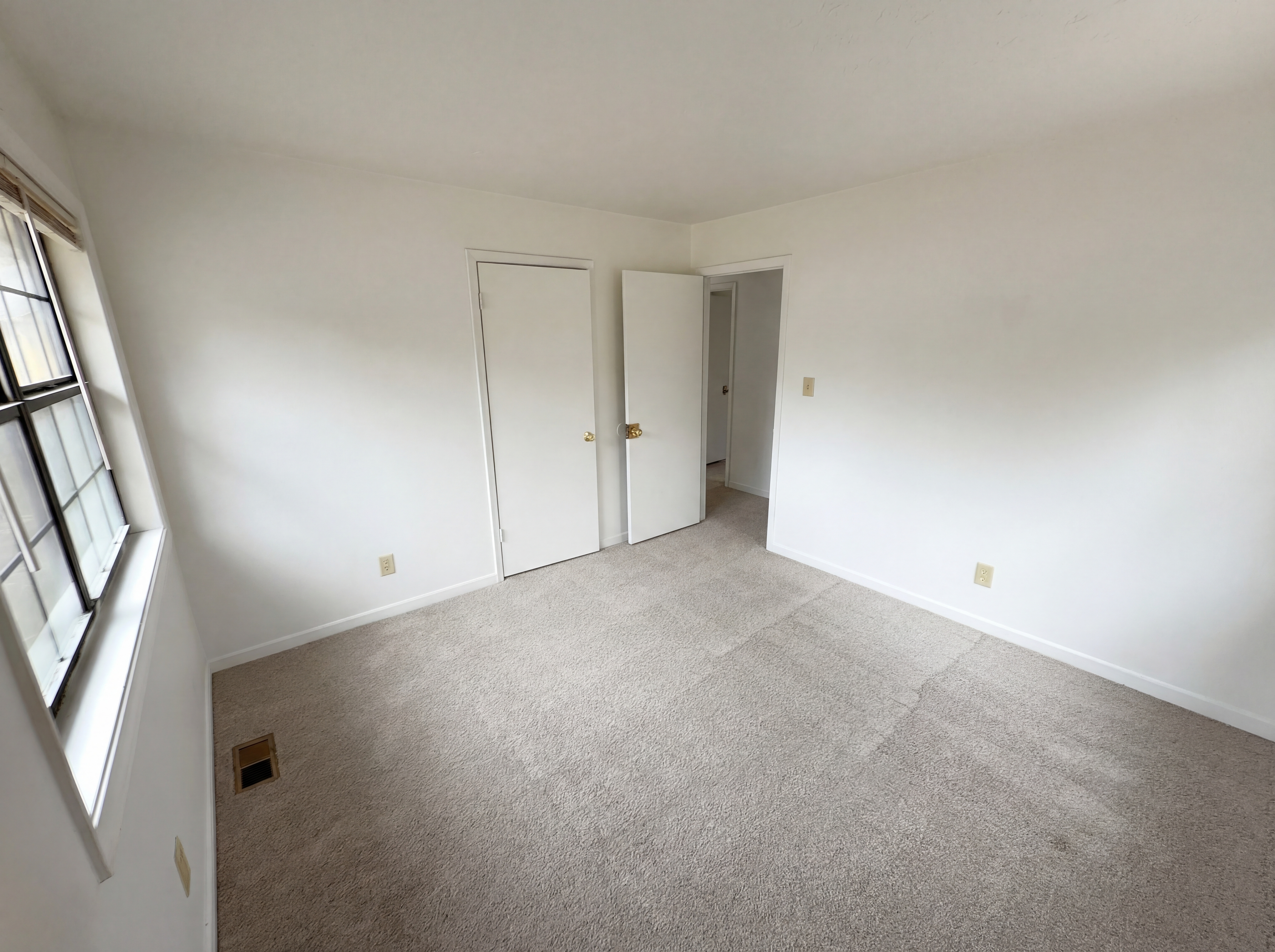 Photo 14 of 22 of 4400 Red Cedar Ct, Stone Mountain, GA