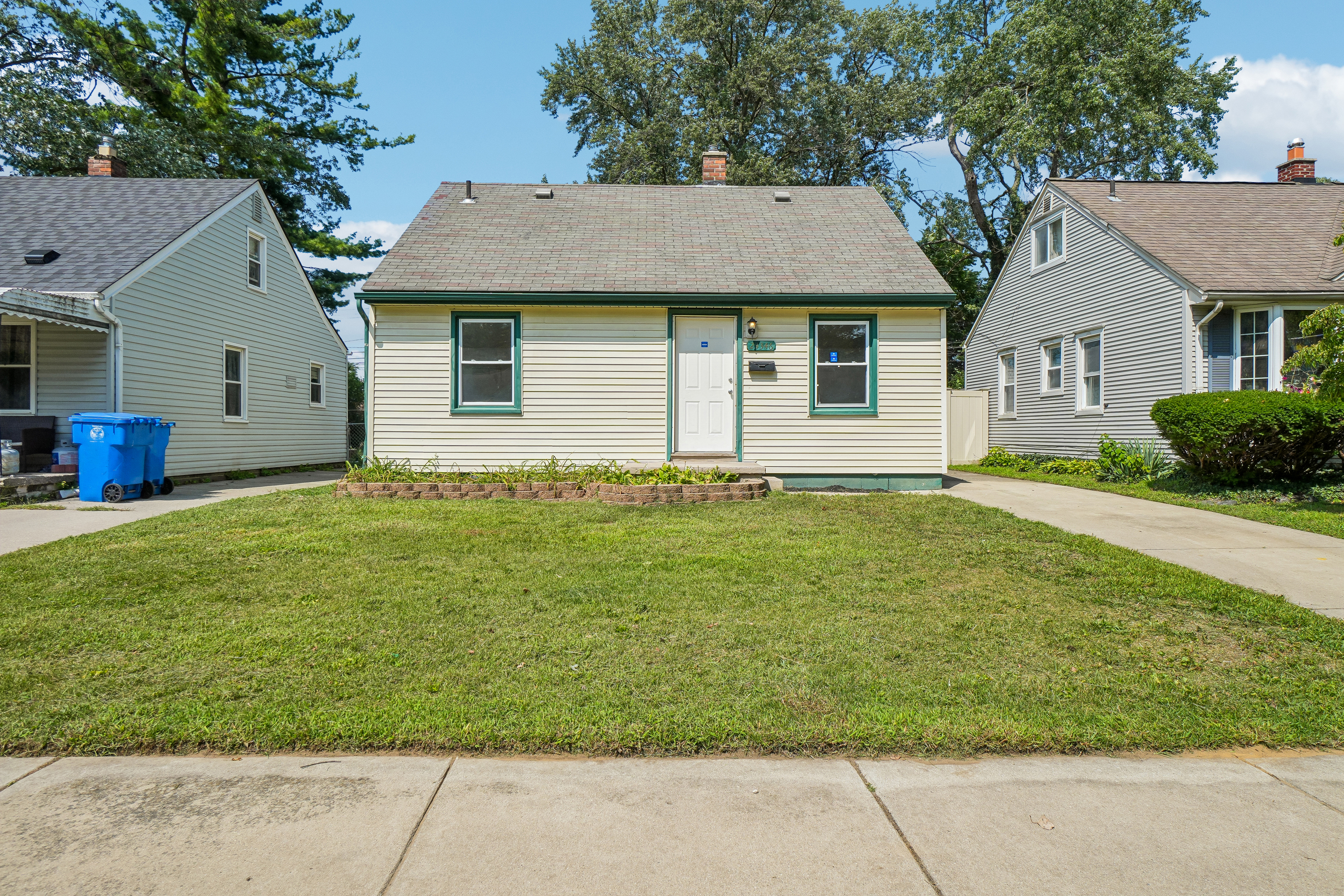 Photo 17 of 40 of 24346 Lehigh St, Dearborn Heights, MI