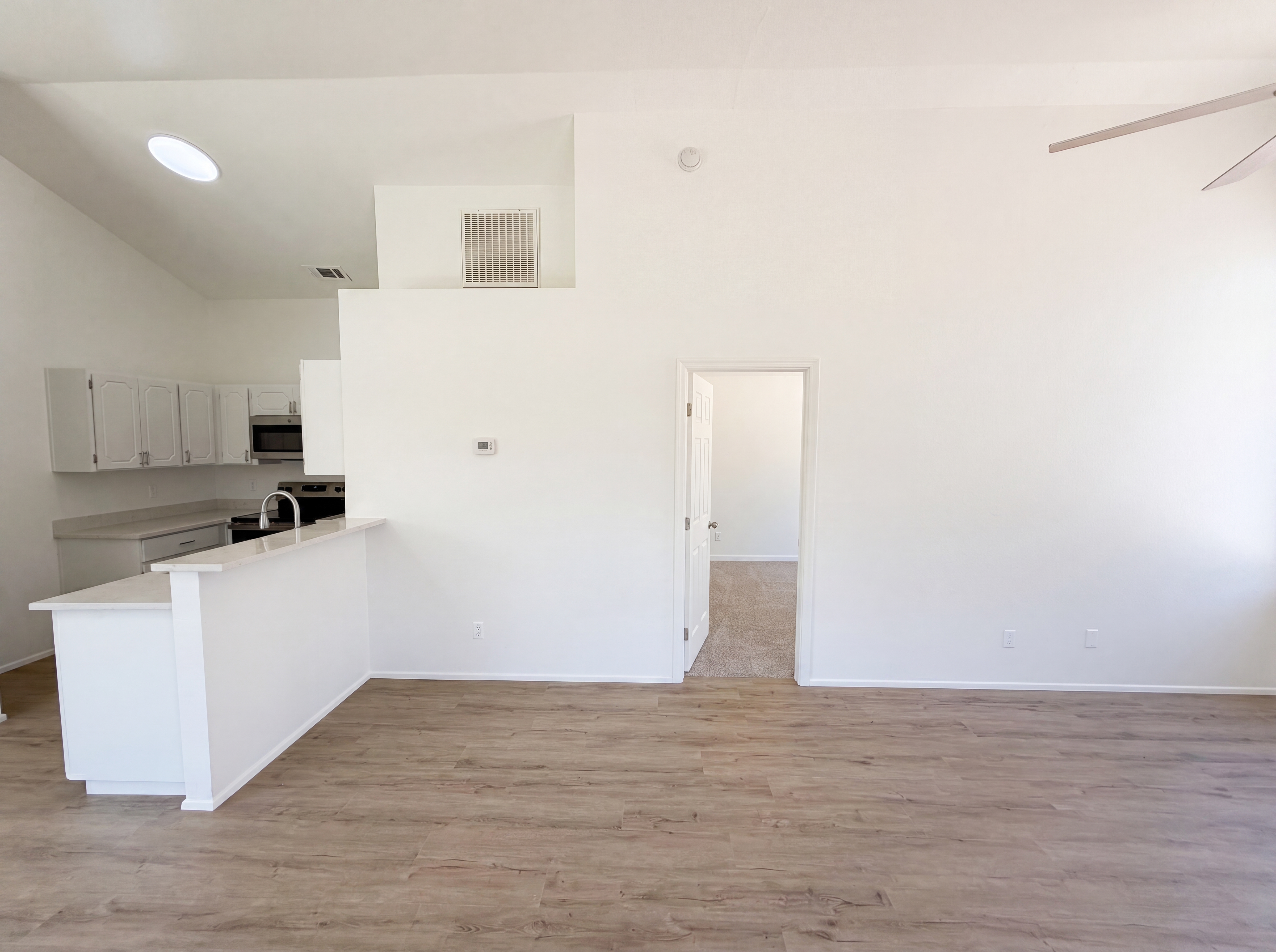 Photo 7 of 18 of 18627 N 33rd Dr, Phoenix, AZ