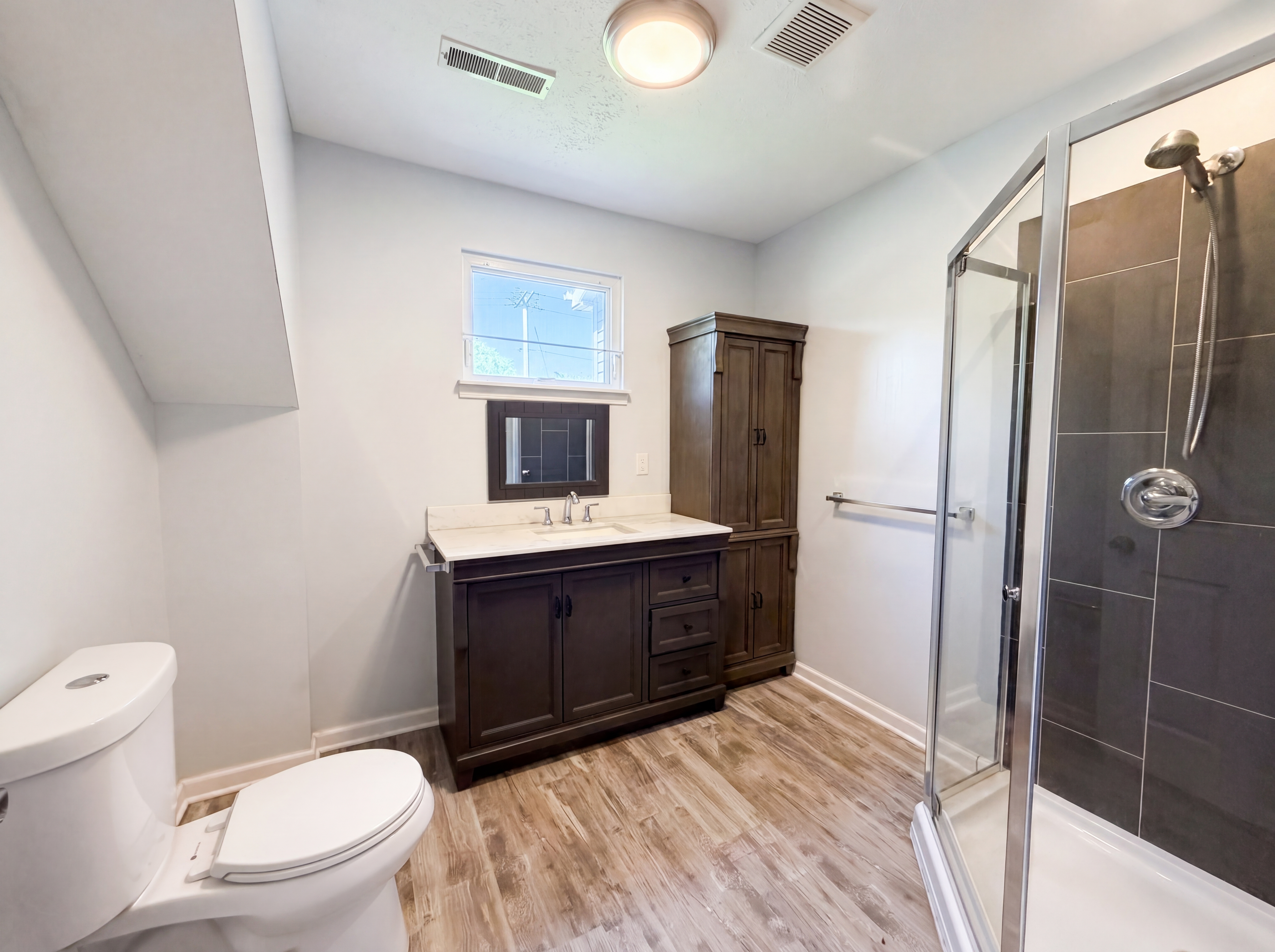 Photo 18 of 31 of 23691 Redfern Rd, Columbia Station, OH
