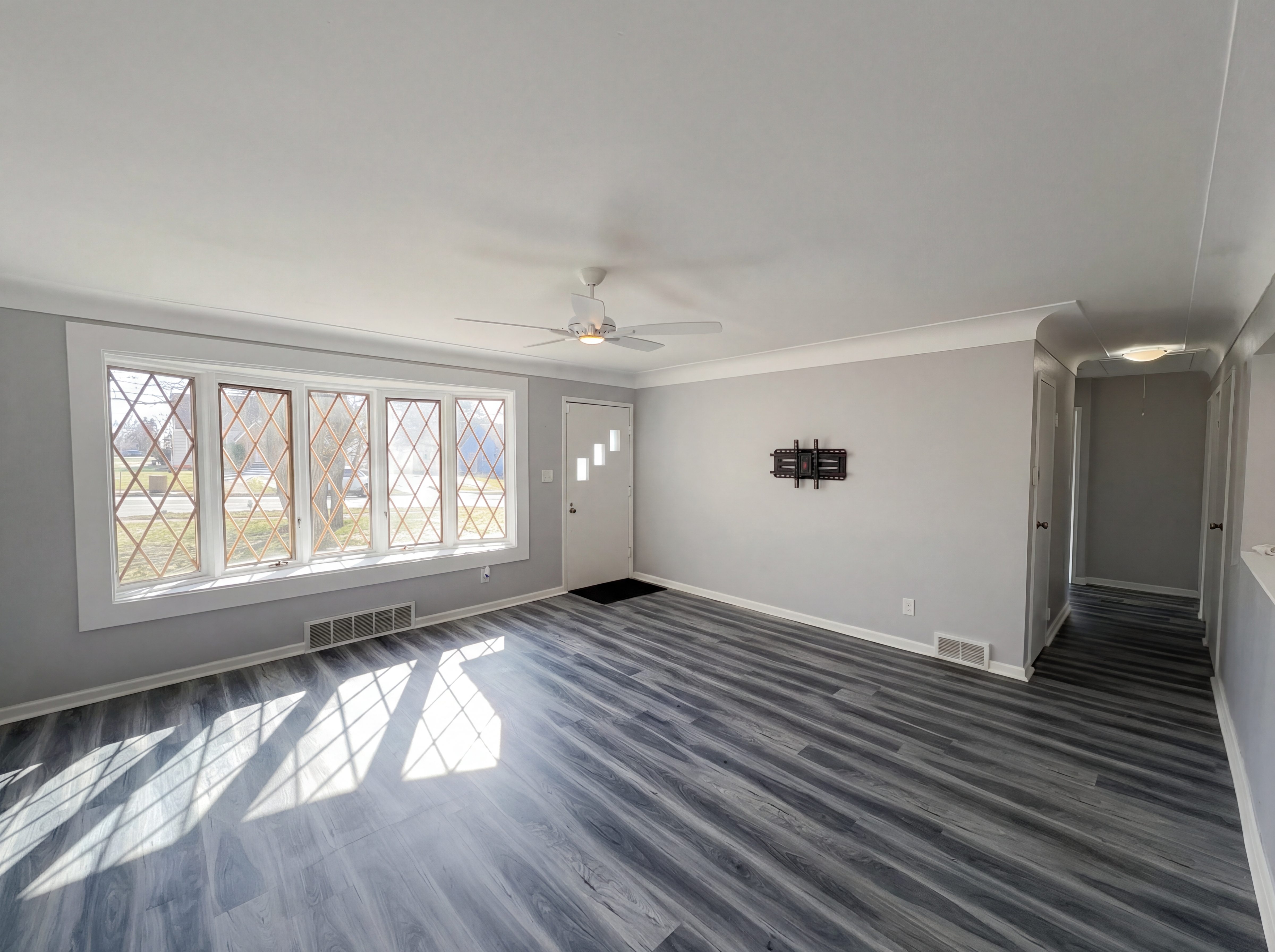 Photo 3 of 17 of 18715 Libby Rd, Maple Heights, OH