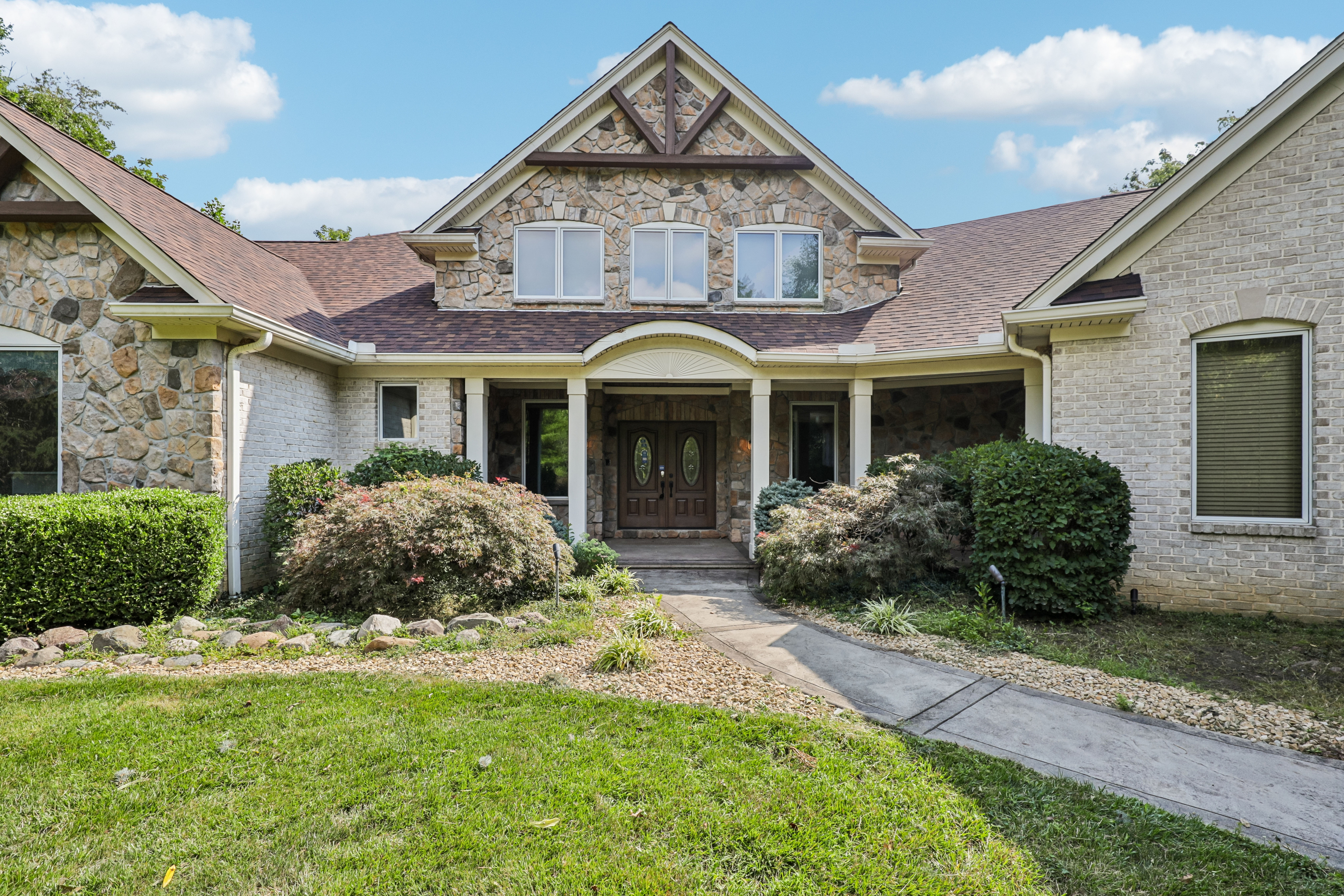 Photo 9 of 55 of 1100 Bridle Rdg, New Richmond, OH
