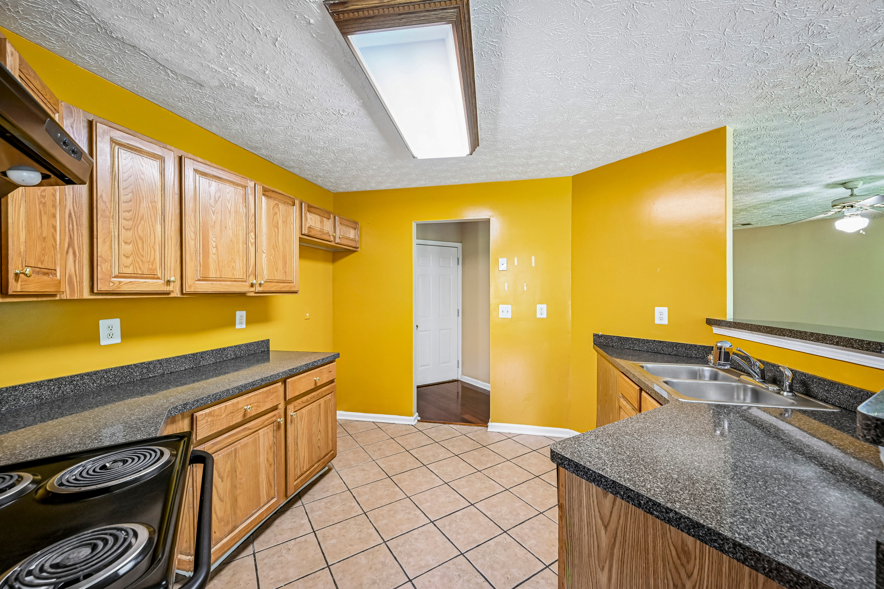 Photo 20 of 44 of 2083 Dylan Ct, Ellenwood, GA