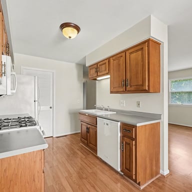 Property photo 2 of 3727 Ramblewood Dr