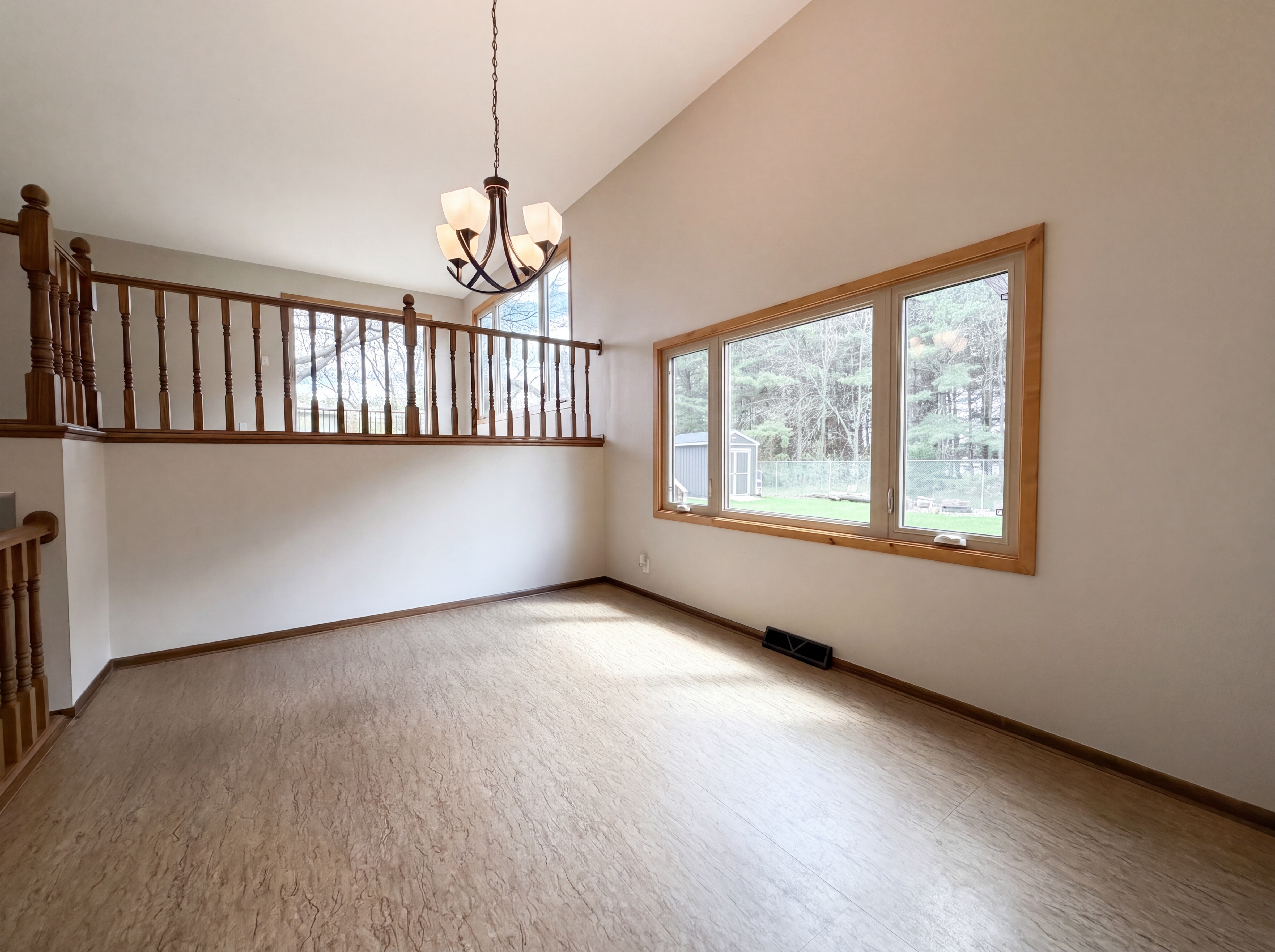 Photo 10 of 25 of 608 Lower Heritage Way, Farmington, MN