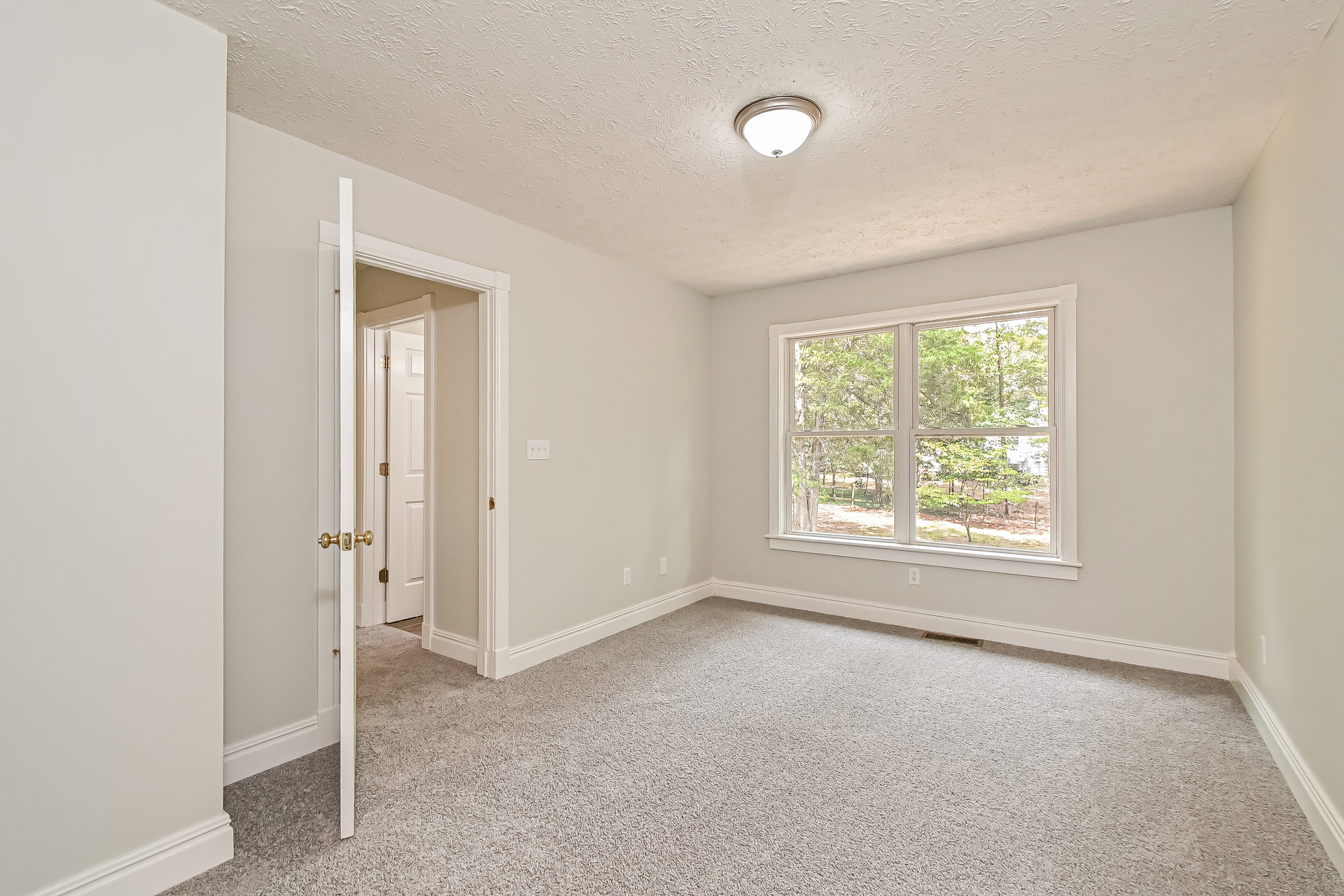 Photo 12 of 21 of 338 Jefferson Dr, Palmyra, VA