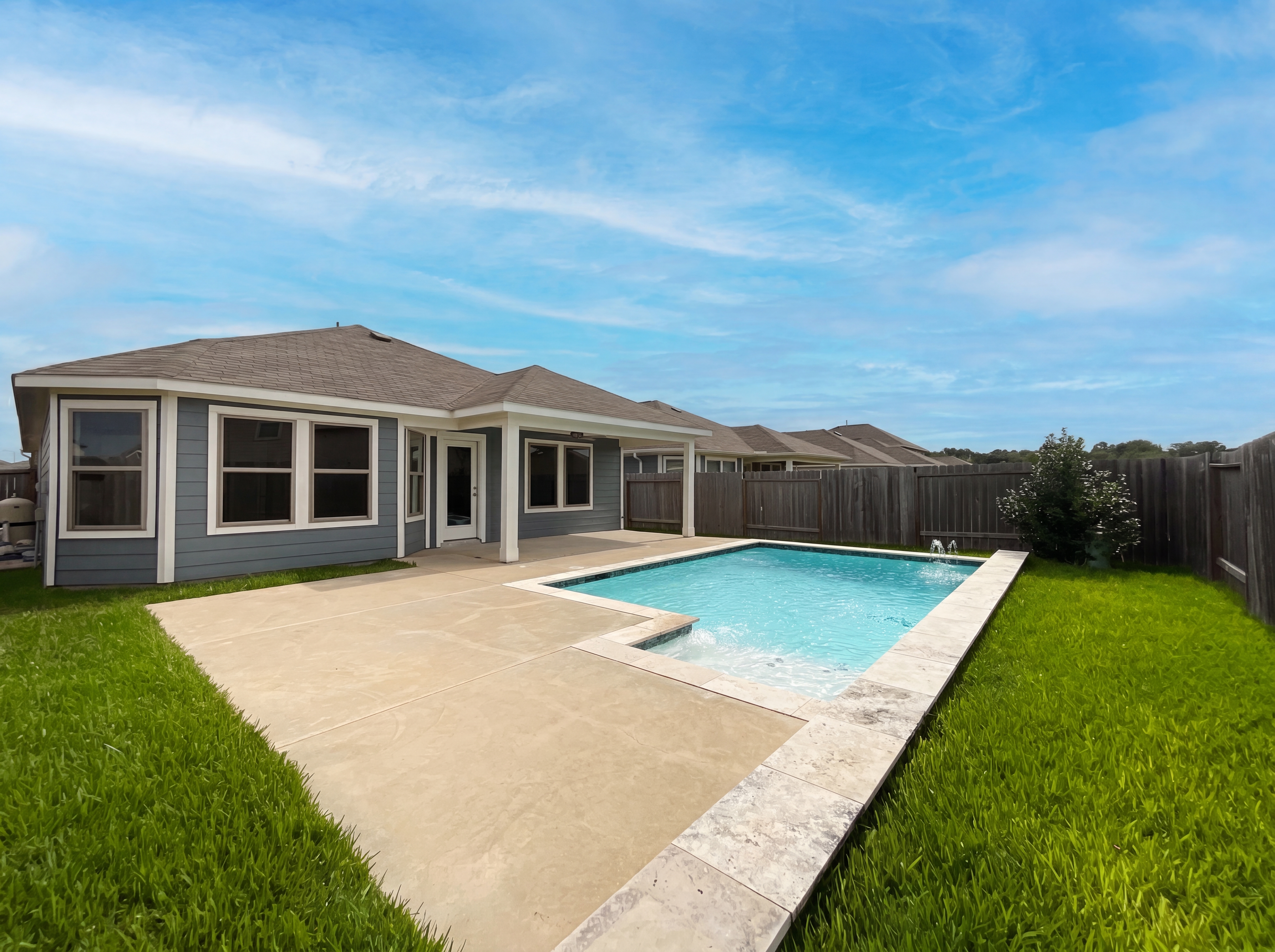Photo 5 of 17 of 823 Deerhurst Ln, Magnolia, TX