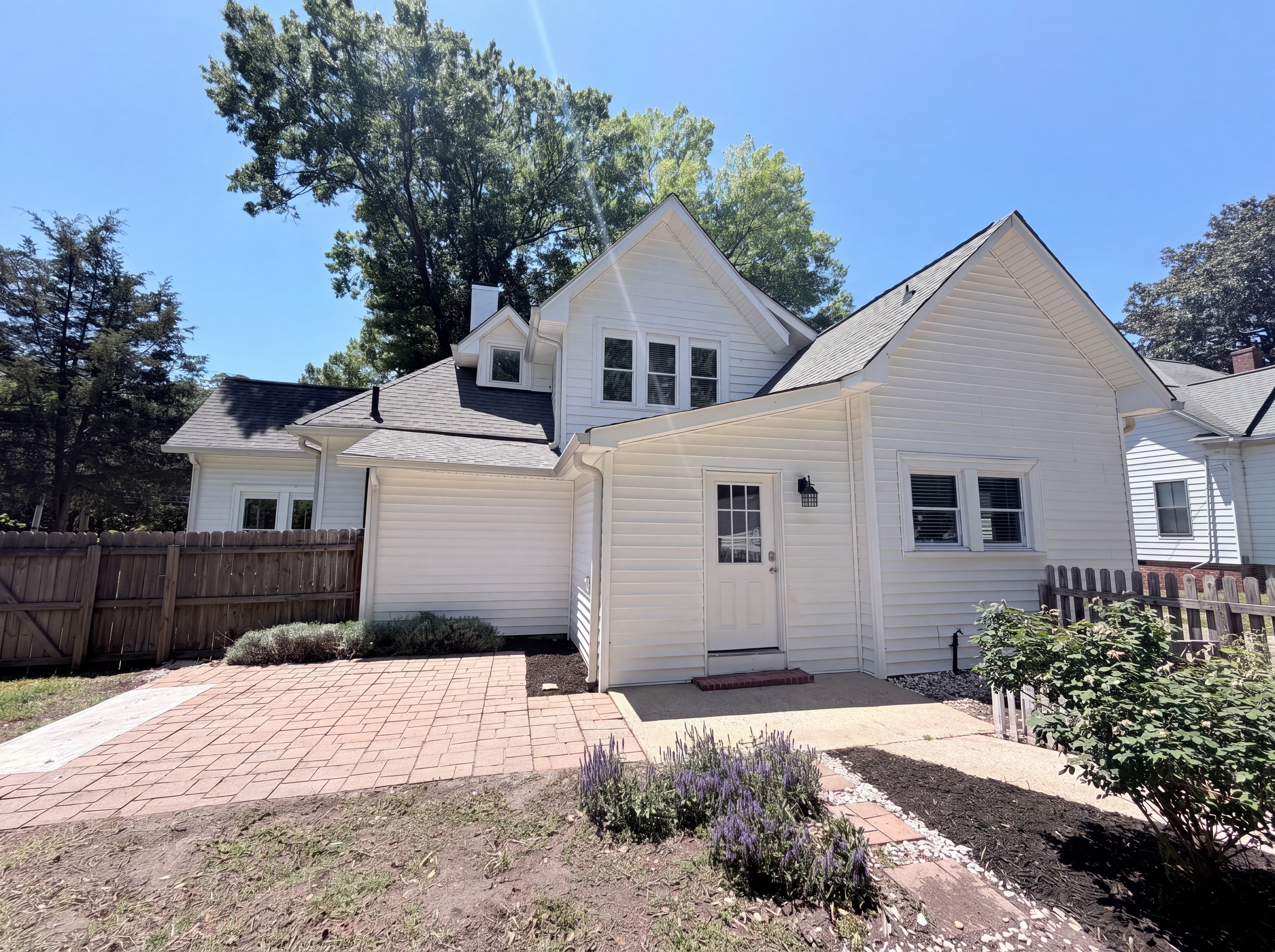 Photo 5 of 19 of 329 W McLelland Ave, Mooresville, NC