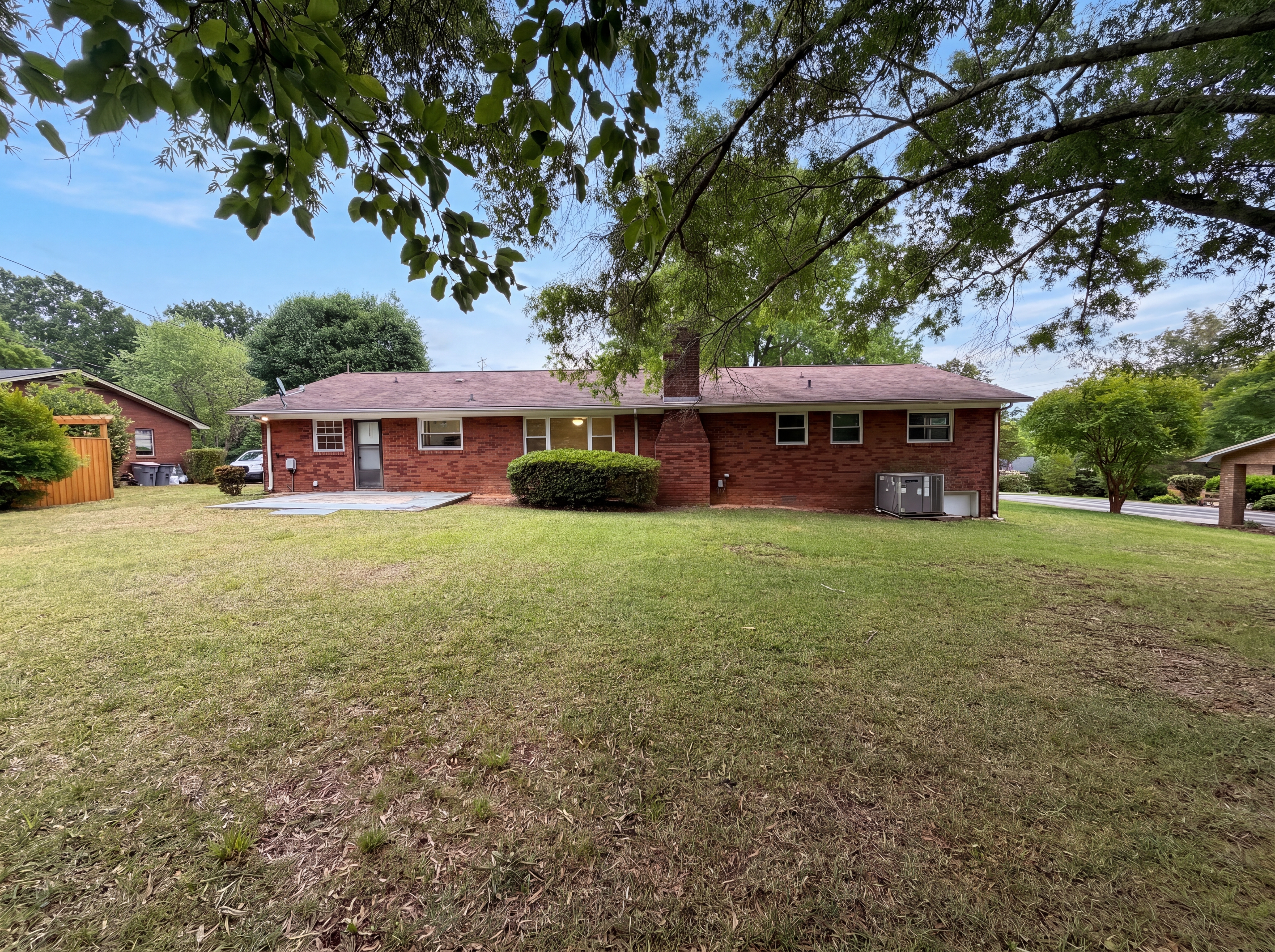 Photo 17 of 19 of 128 Greenview Dr, Kannapolis, NC