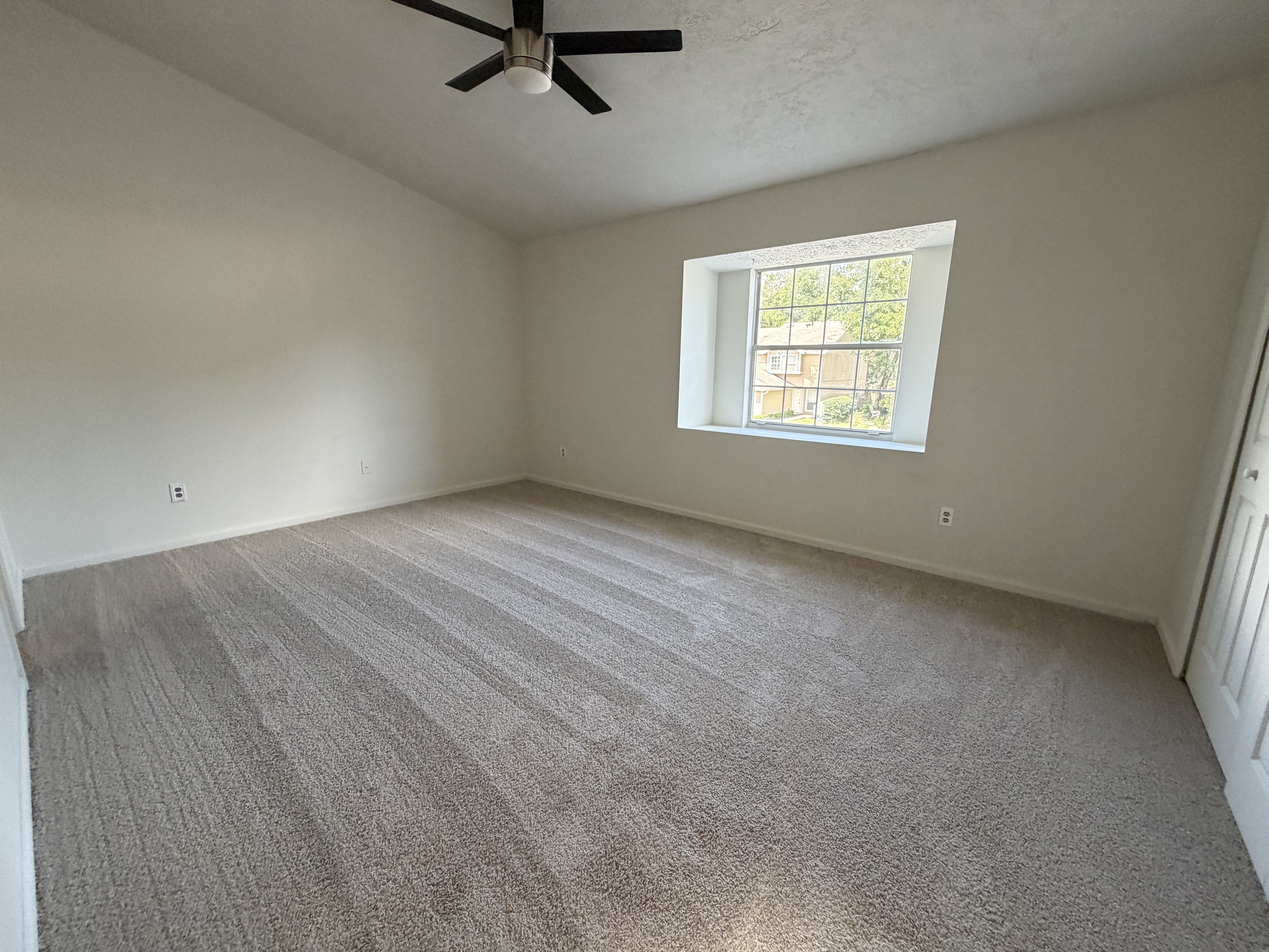 Photo 11 of 17 of 3561 Rain Forest Dr W, Jacksonville, FL