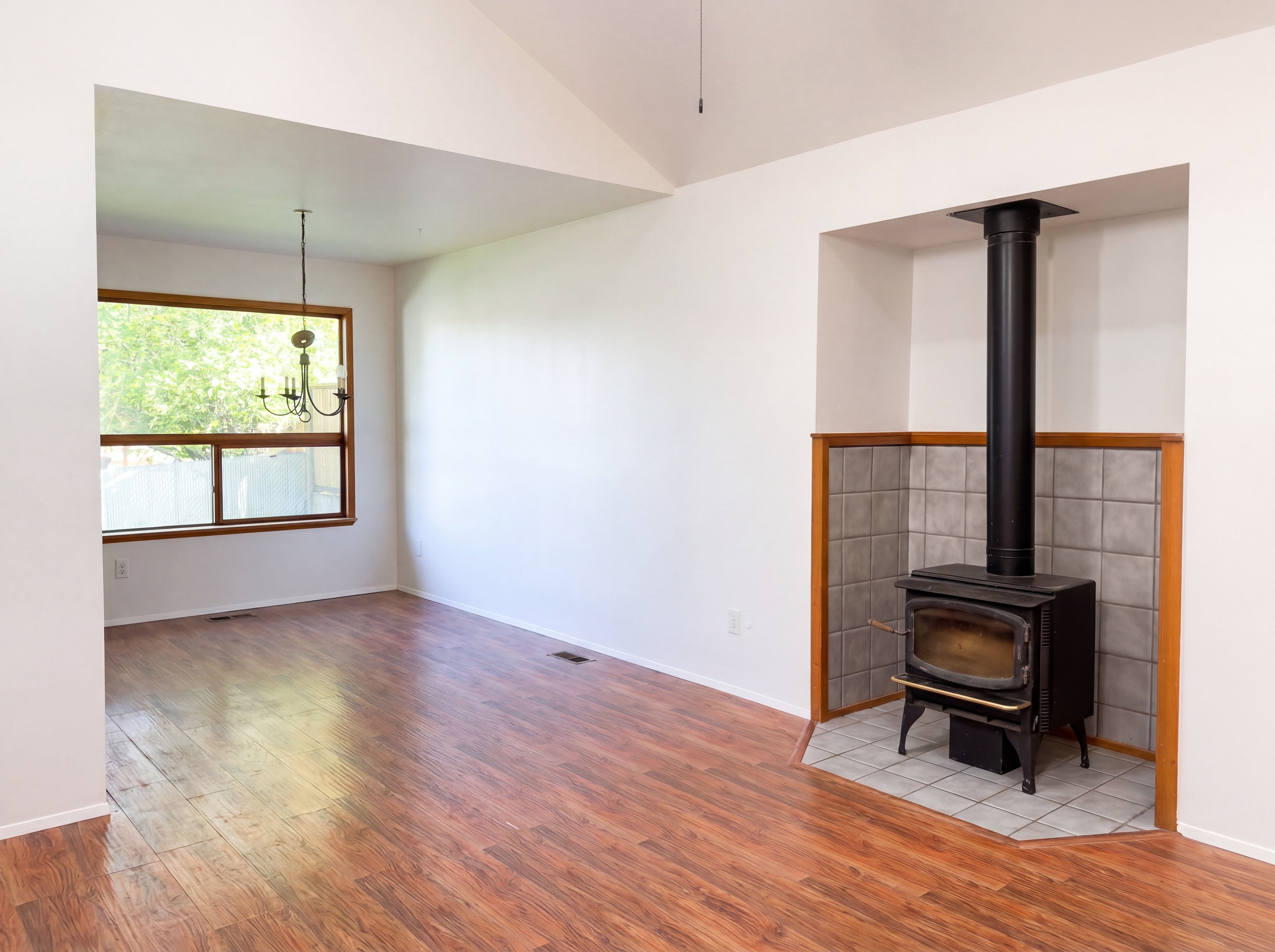 Photo 3 of 18 of 515 Thistle St, Port Angeles, WA