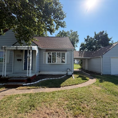 Property photo 1 of 956 Meda Ave