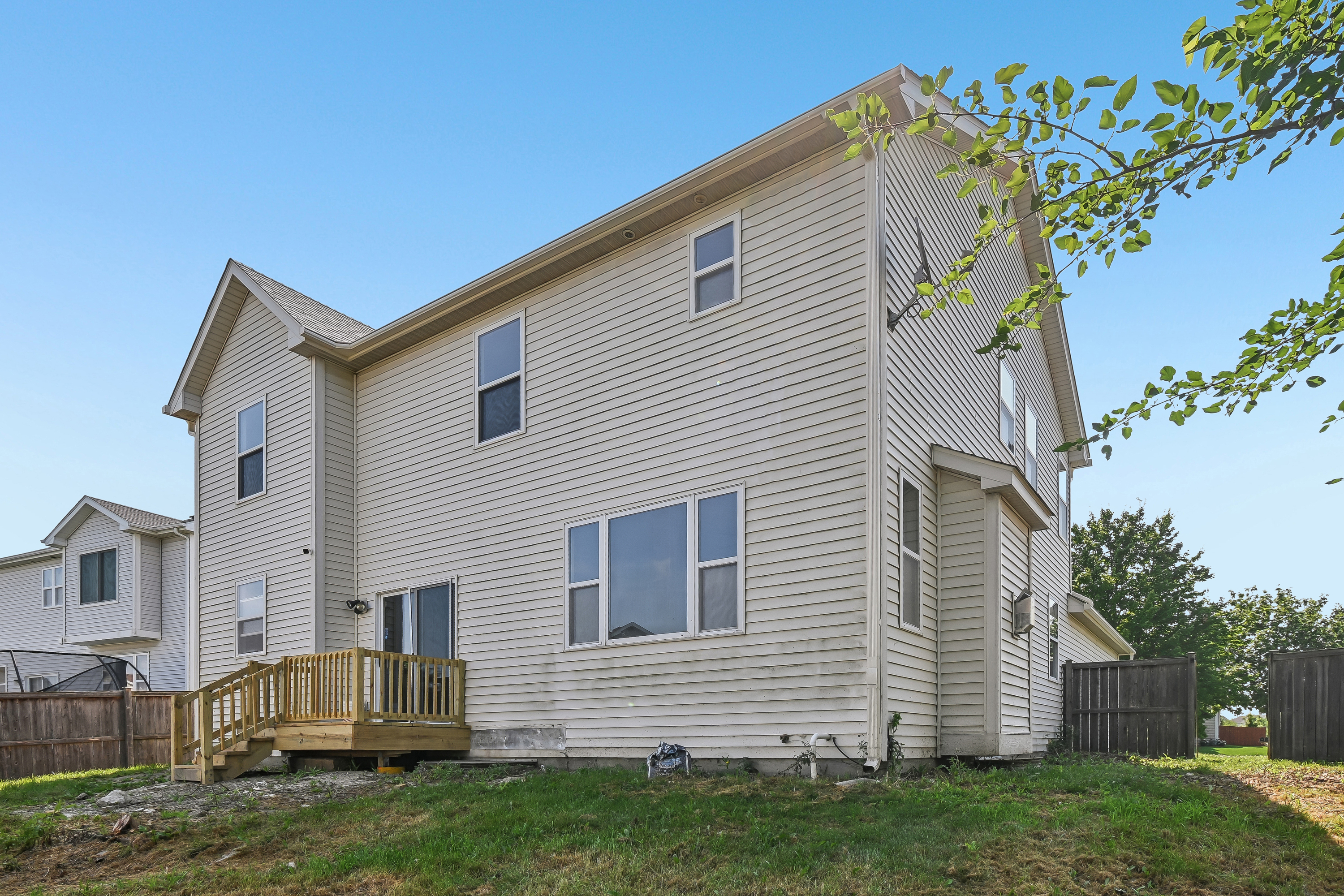 Photo 20 of 69 of 1409 Baltz Dr, Joliet, IL