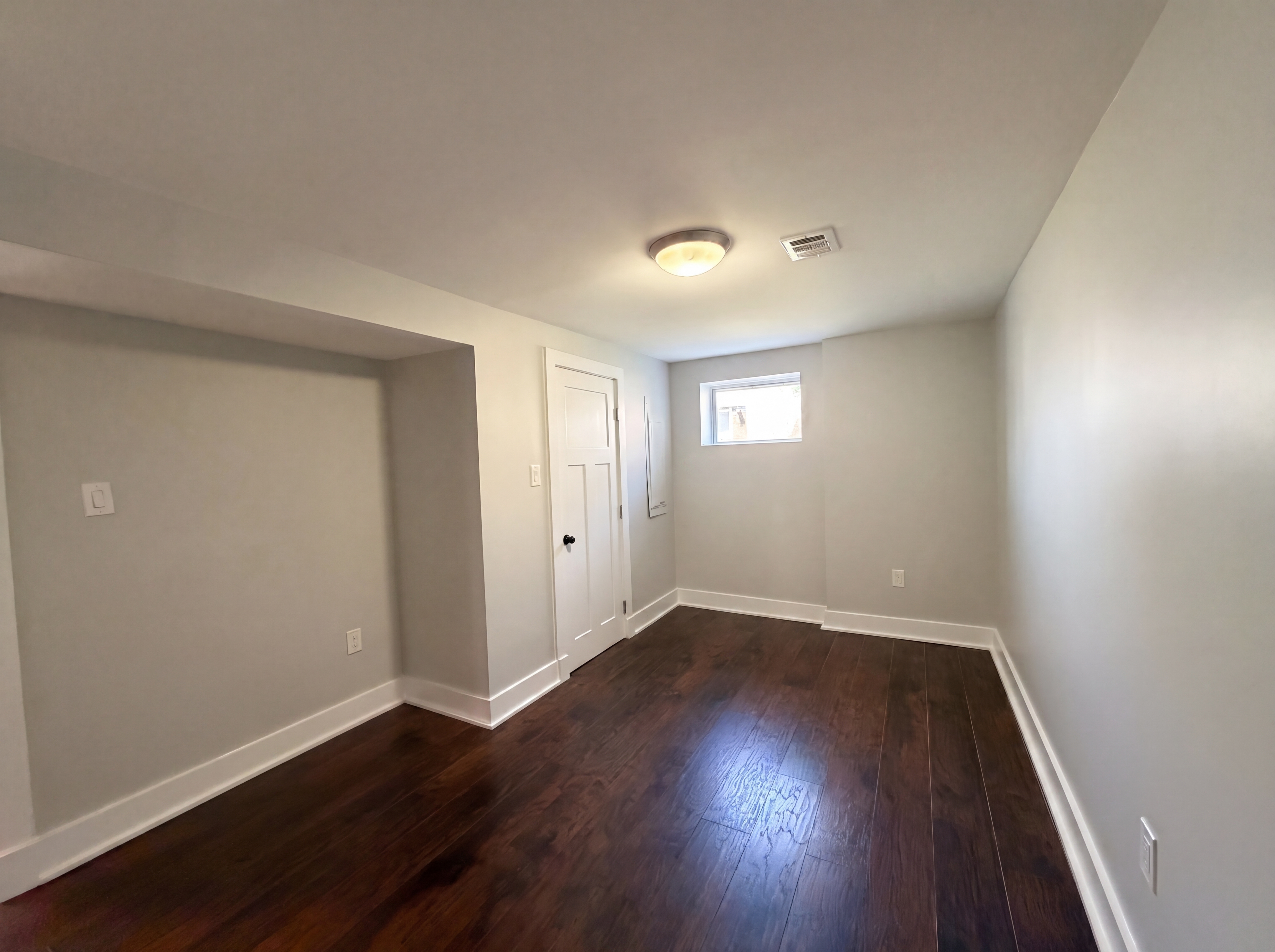Photo 7 of 69 of 6515 Carriage Dr, Alexandria, VA